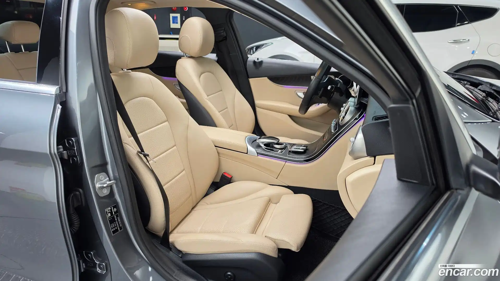 C-Class Mercedes-Benz 2019.5-INNER-036