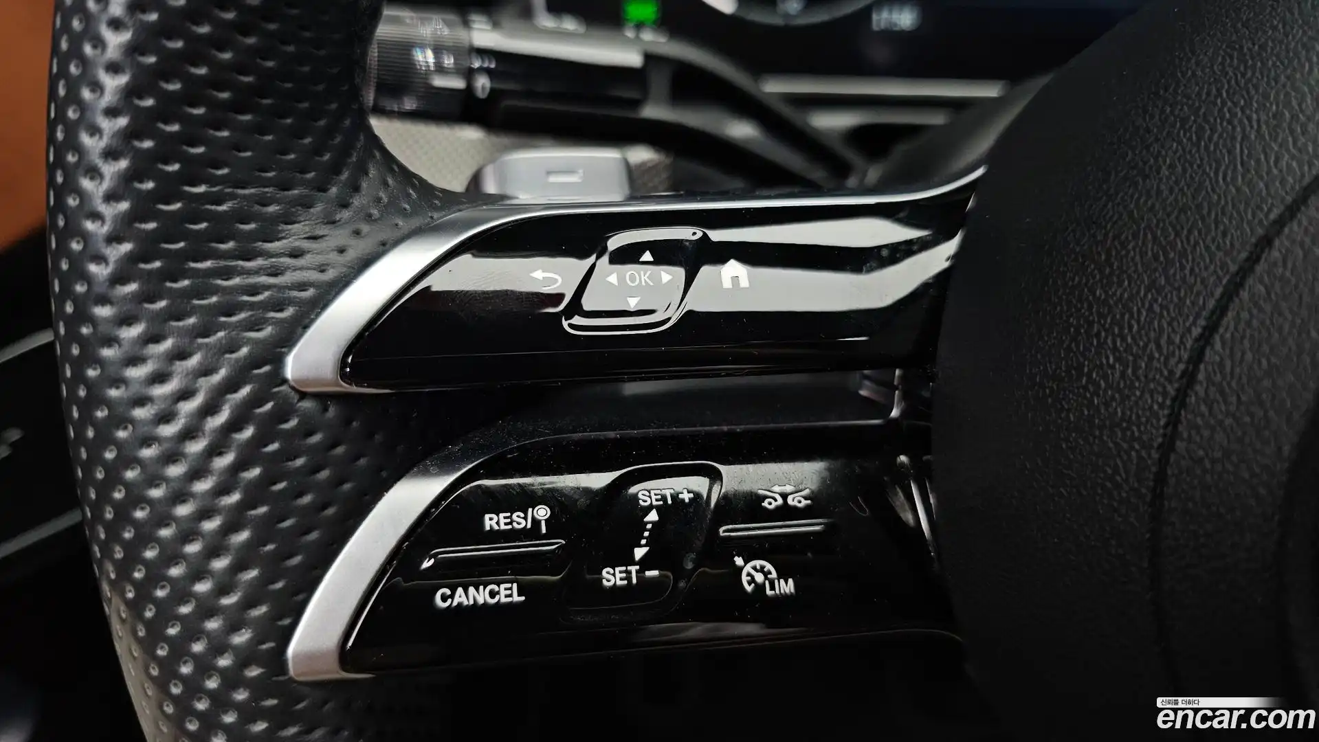 C-Class Mercedes-Benz 2023.0-OPTION-044