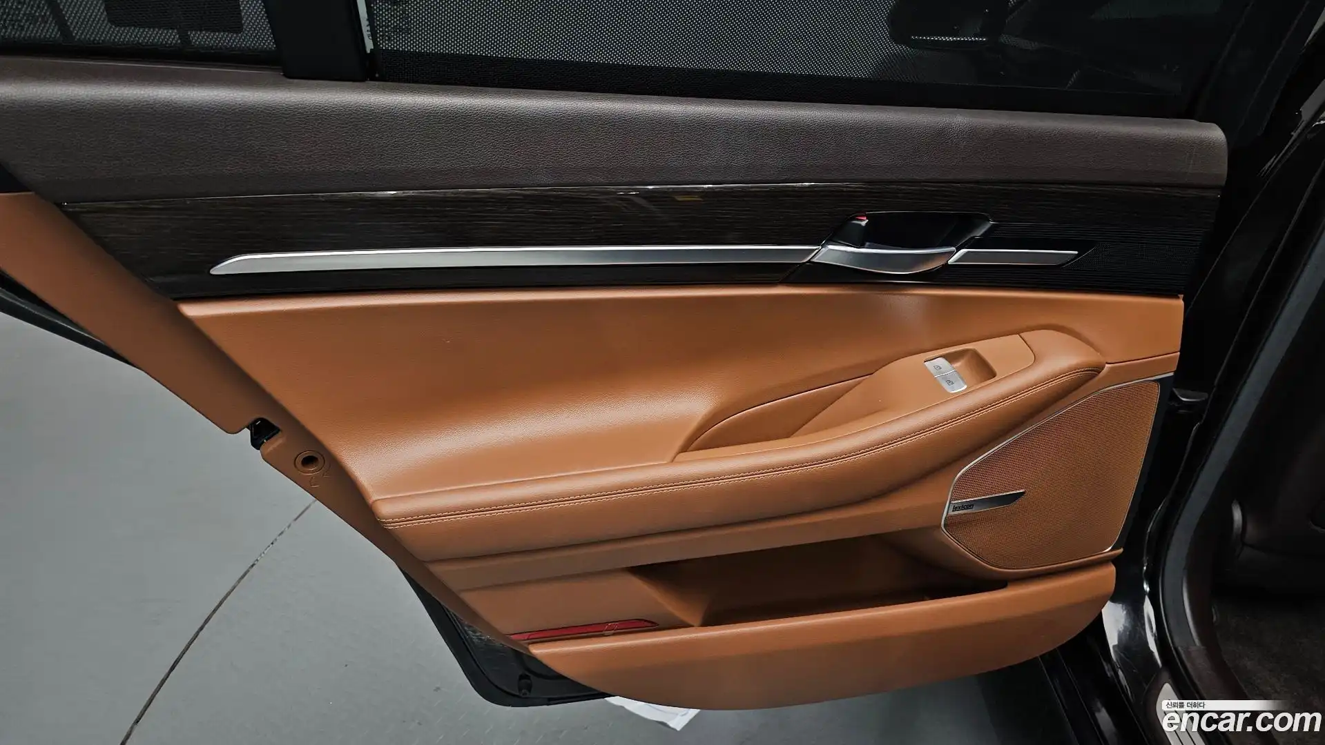 G90 Genesis 2019.2-INNER-035