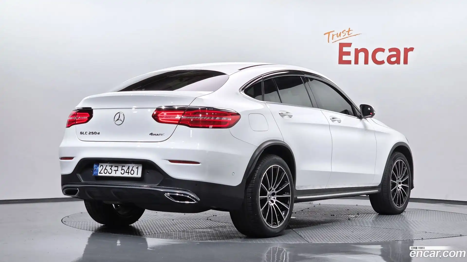 GLC-Class Mercedes-Benz 2017.4-OUTER-002