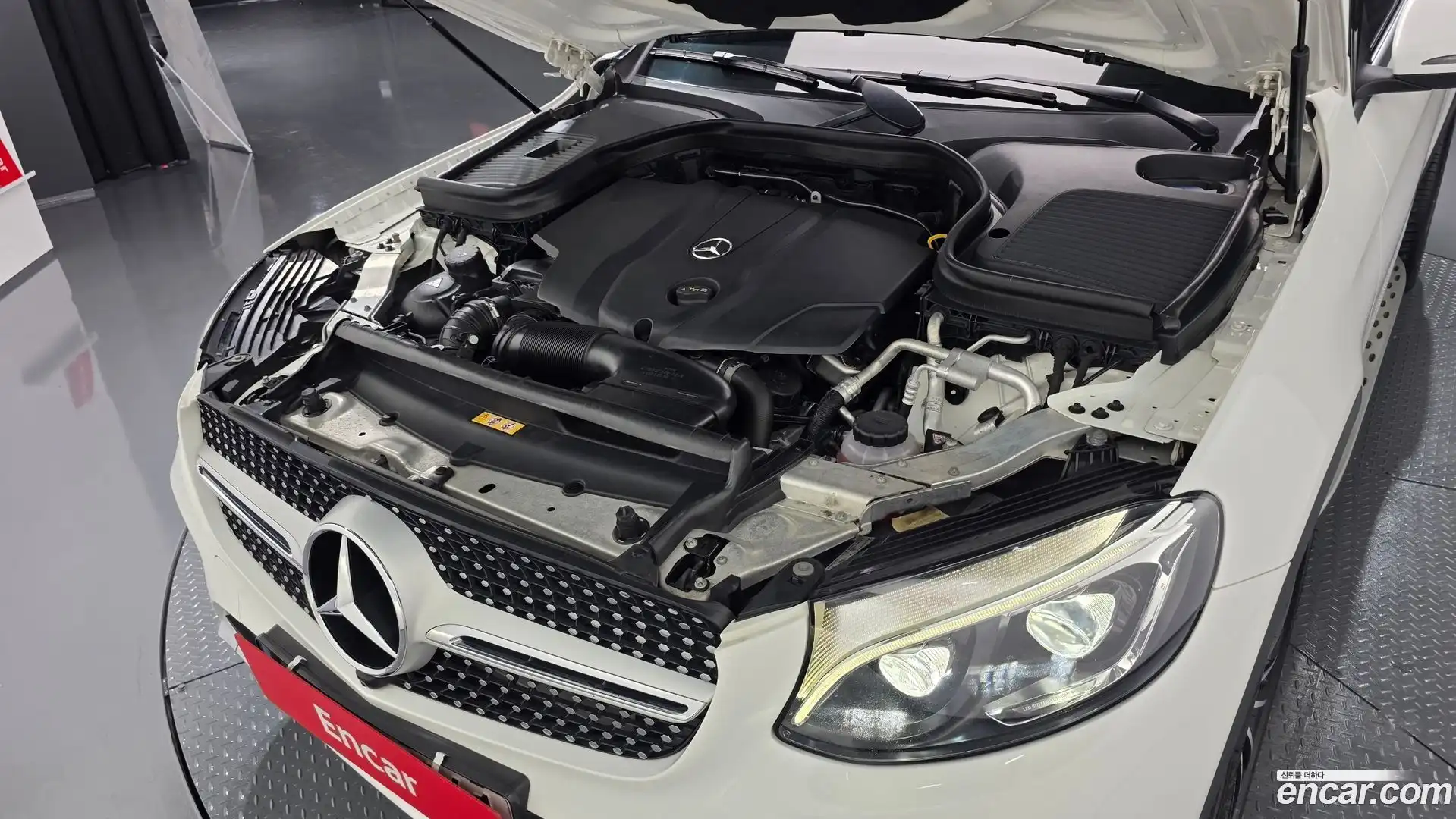 GLC-Class Mercedes-Benz 2017.4-OUTER-006