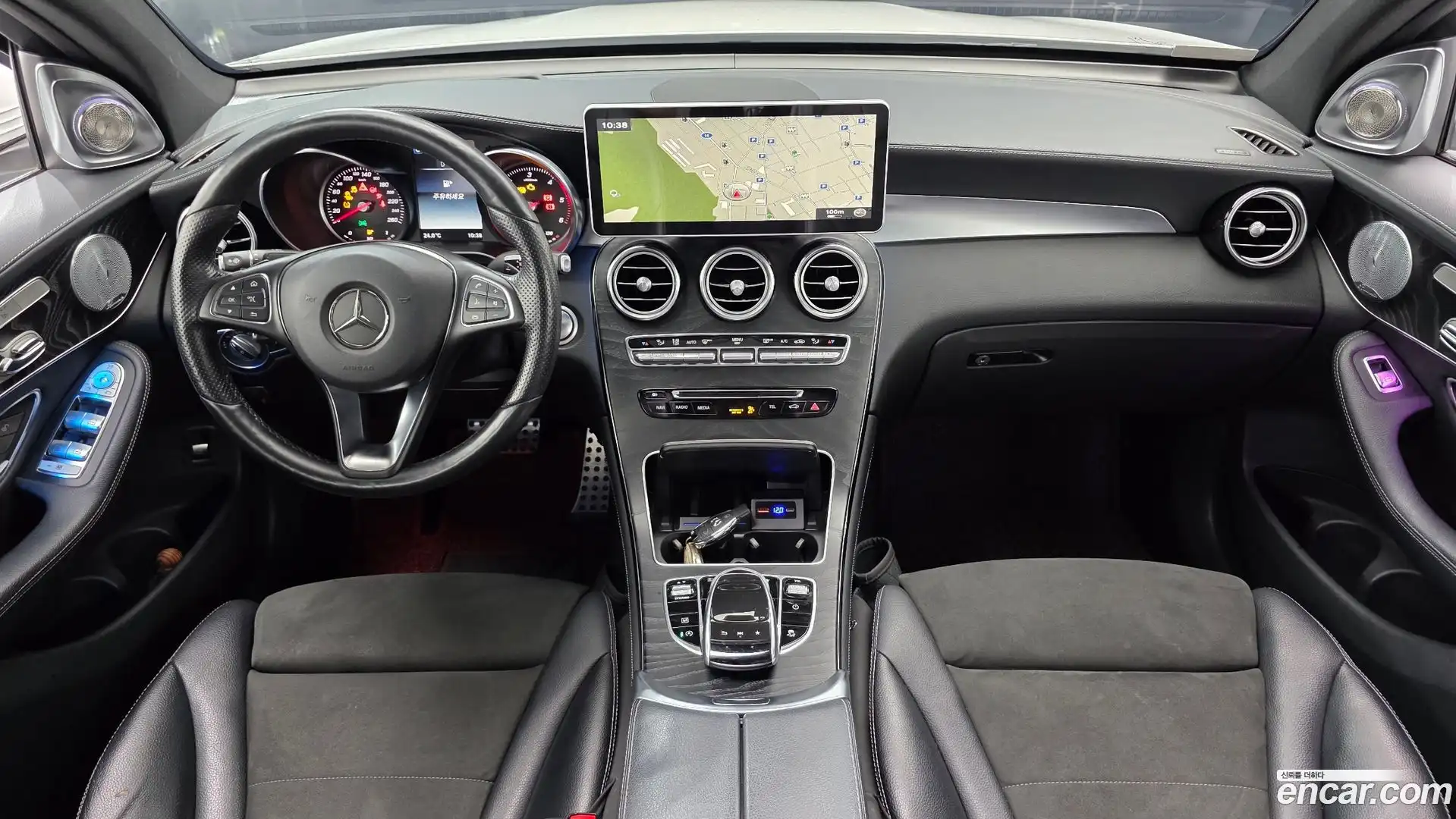 GLC-Class Mercedes-Benz 2017.4-INNER-007