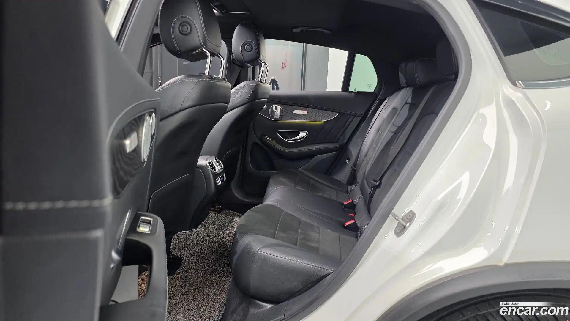 GLC-Class Mercedes-Benz 2017.4-OPTION-015