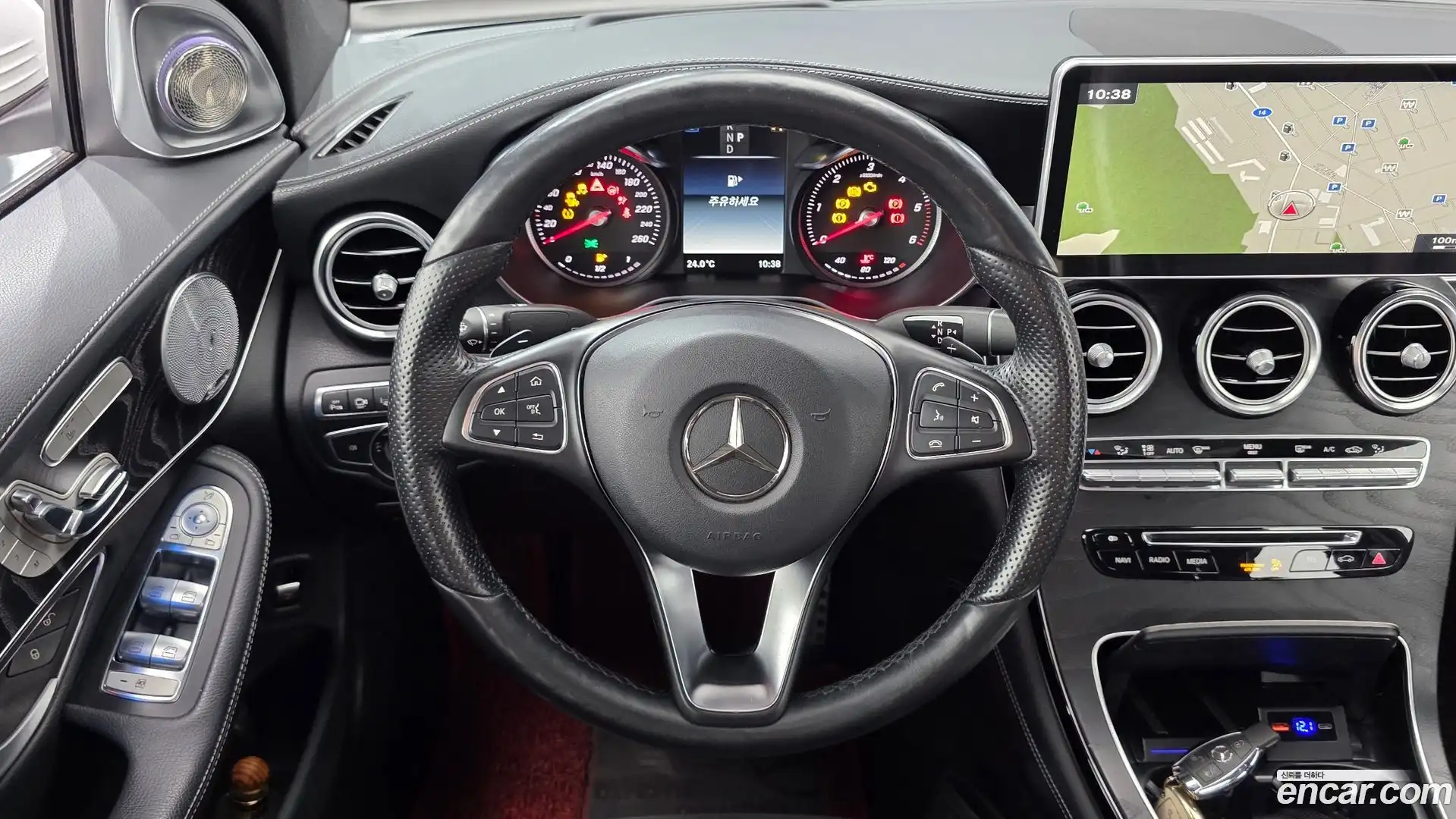 GLC-Class Mercedes-Benz 2017.4-OPTION-017