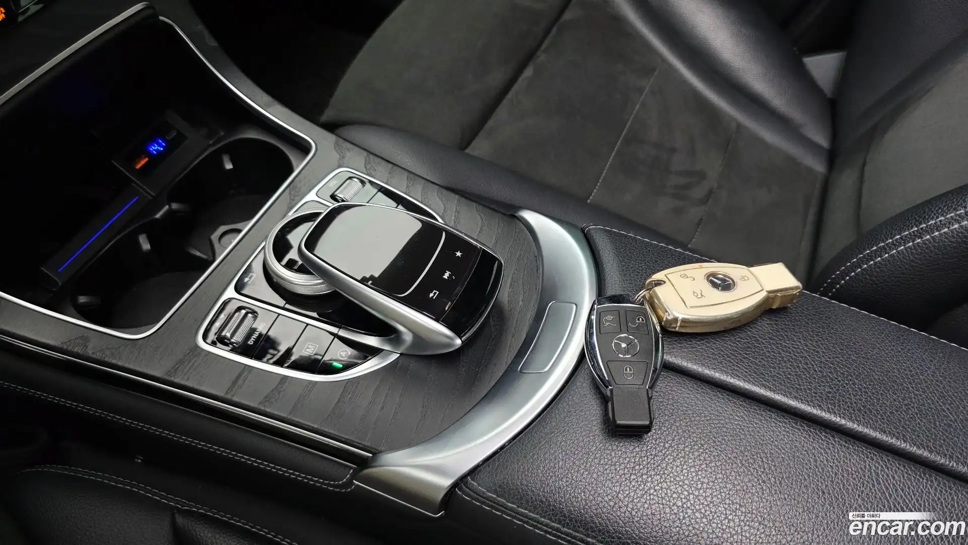 GLC-Class Mercedes-Benz 2017.4-OPTION-024