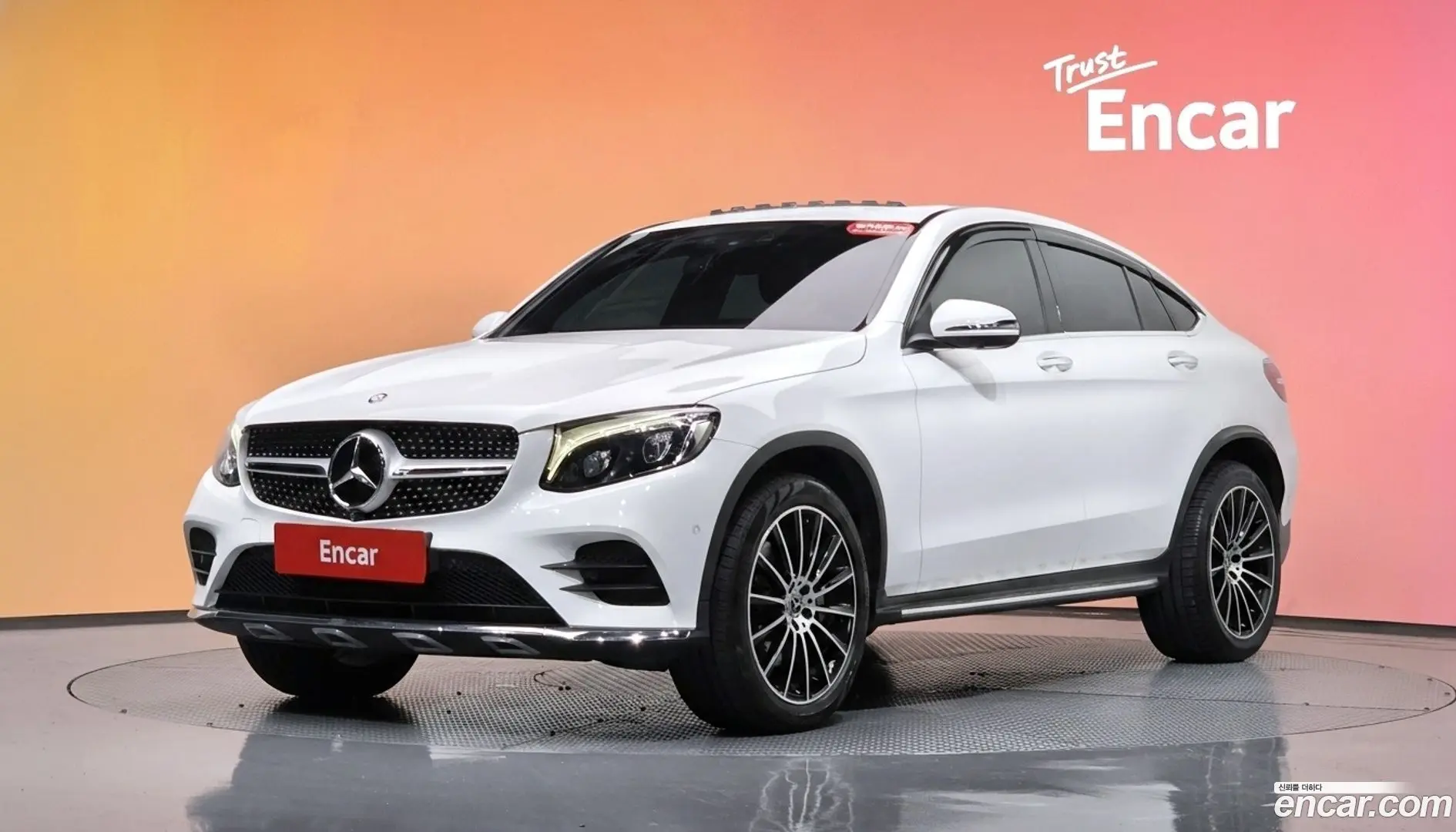 Main__Slider__Photo:GLC-Class Mercedes-Benz 2017.4-0