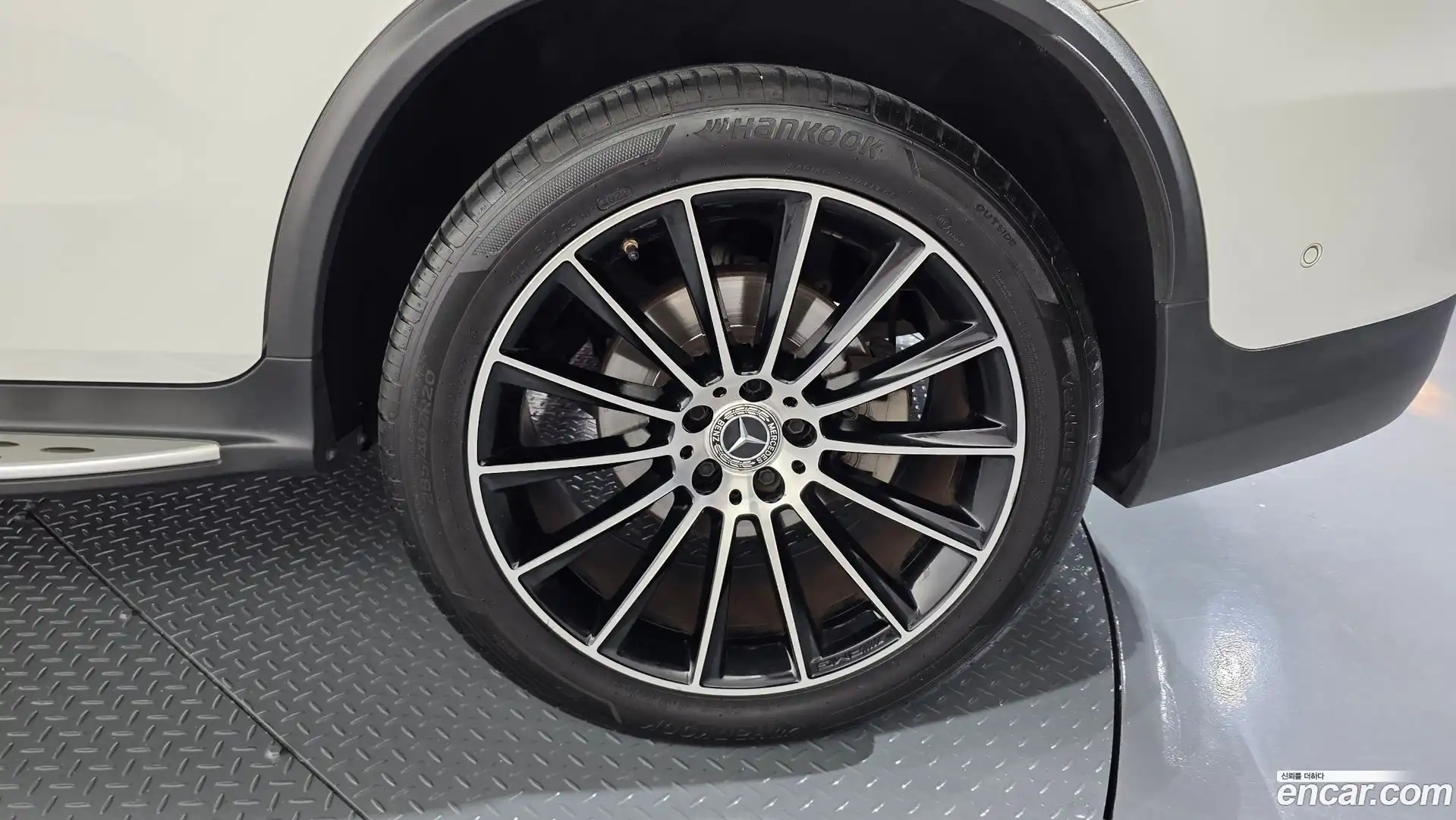GLC-Class Mercedes-Benz 2017.4-OUTER-031
