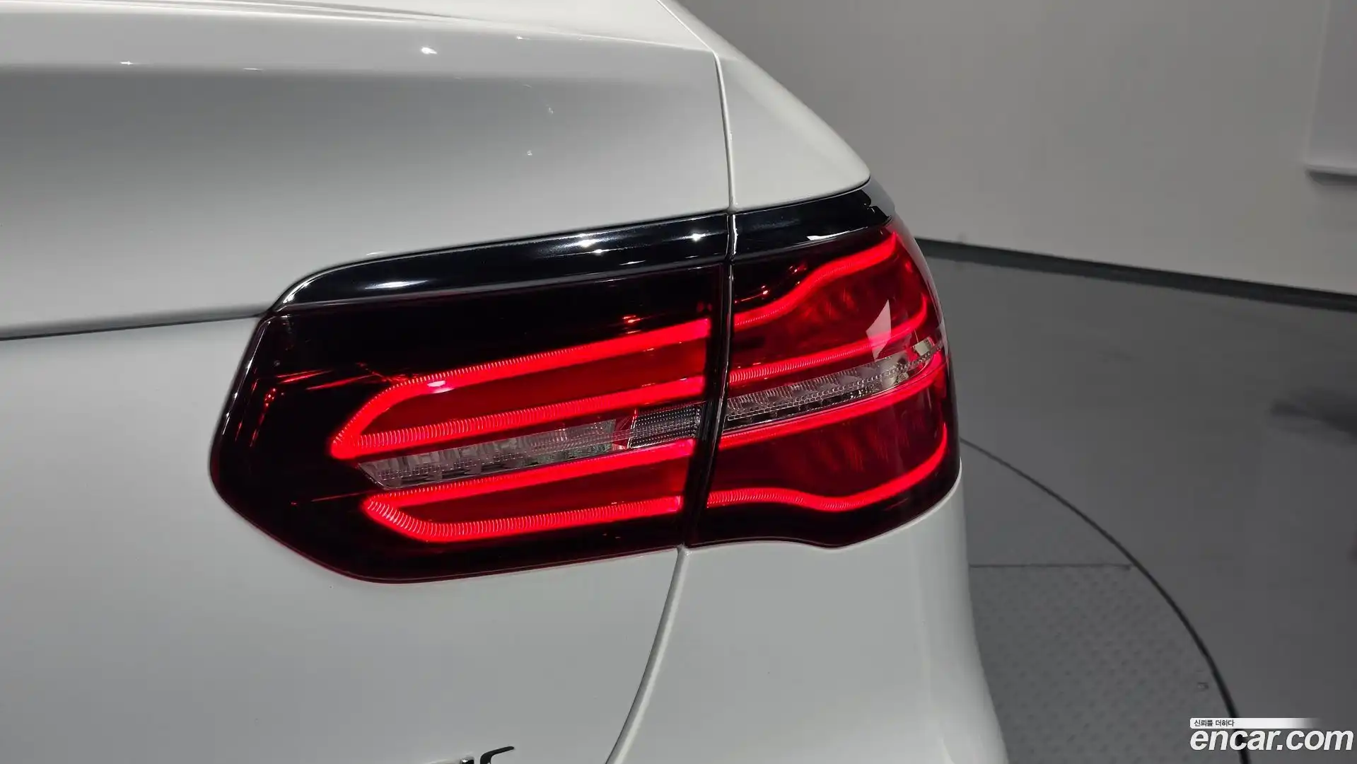GLC-Class Mercedes-Benz 2017.4-OUTER-033