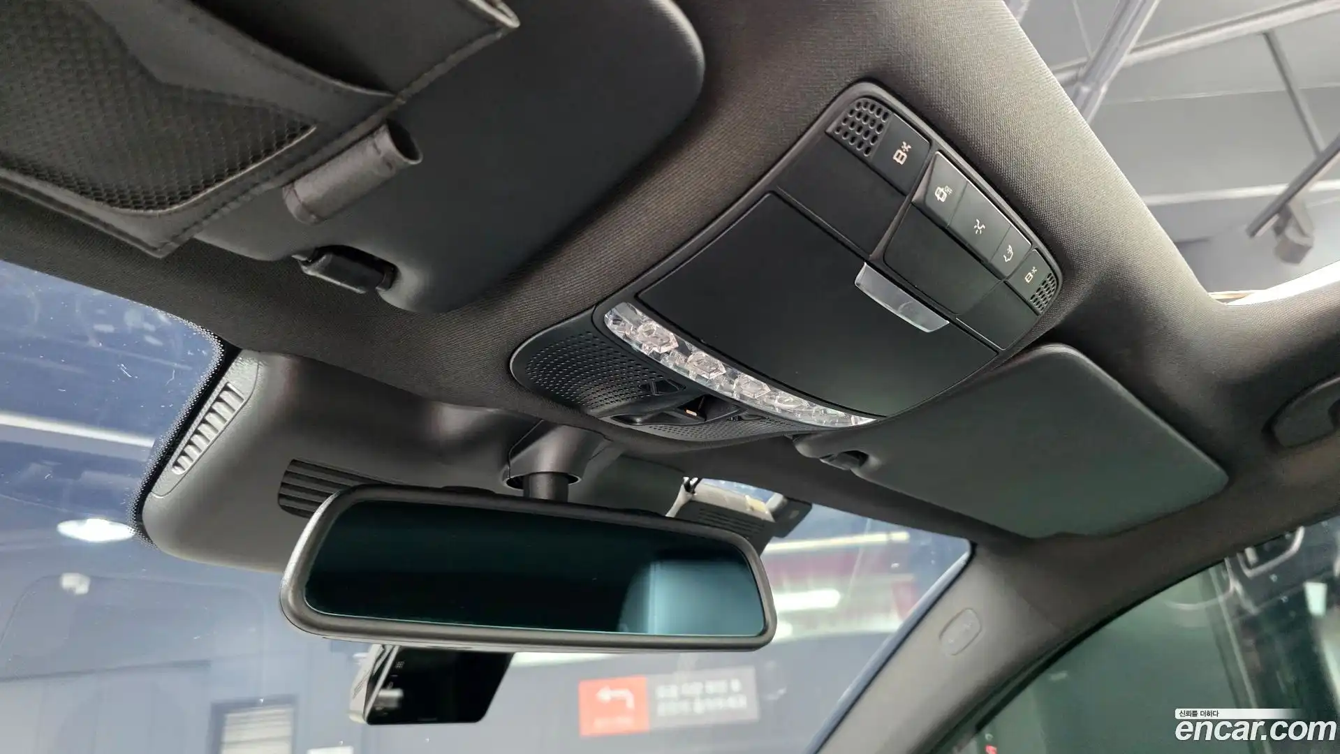 GLC-Class Mercedes-Benz 2017.4-OPTION-044