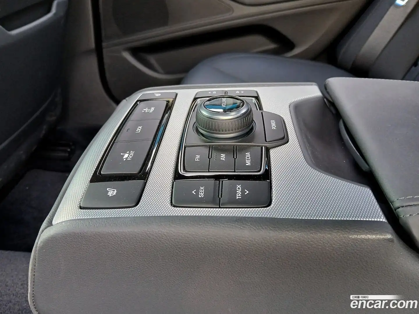 G80 Genesis 2019.2-INNER-010