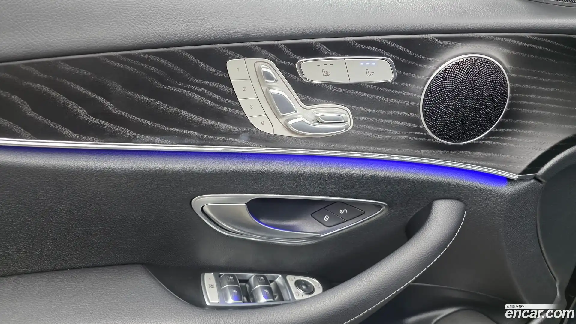 E-Class Mercedes-Benz 2022.2-INNER-034