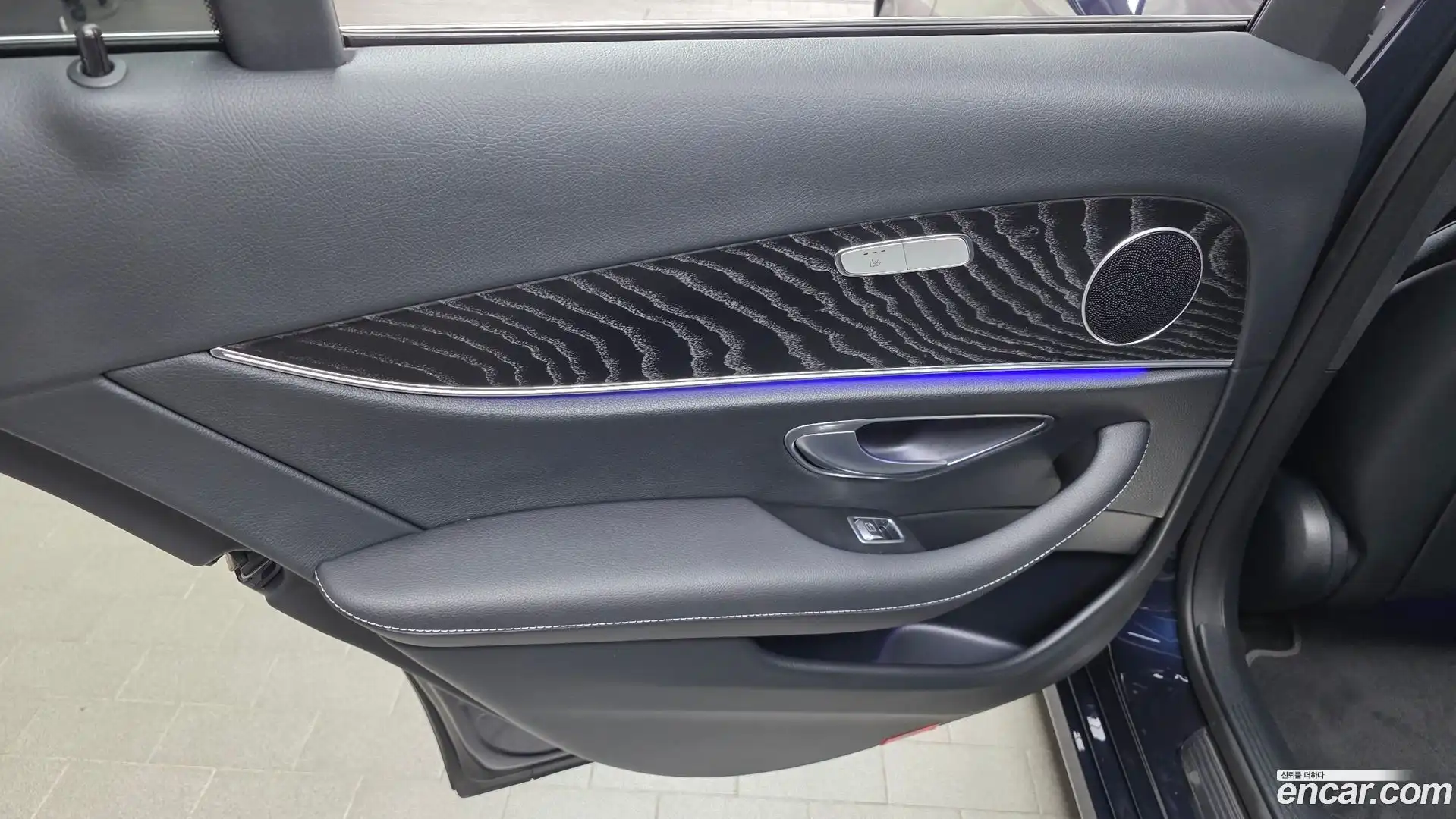 E-Class Mercedes-Benz 2022.2-INNER-035