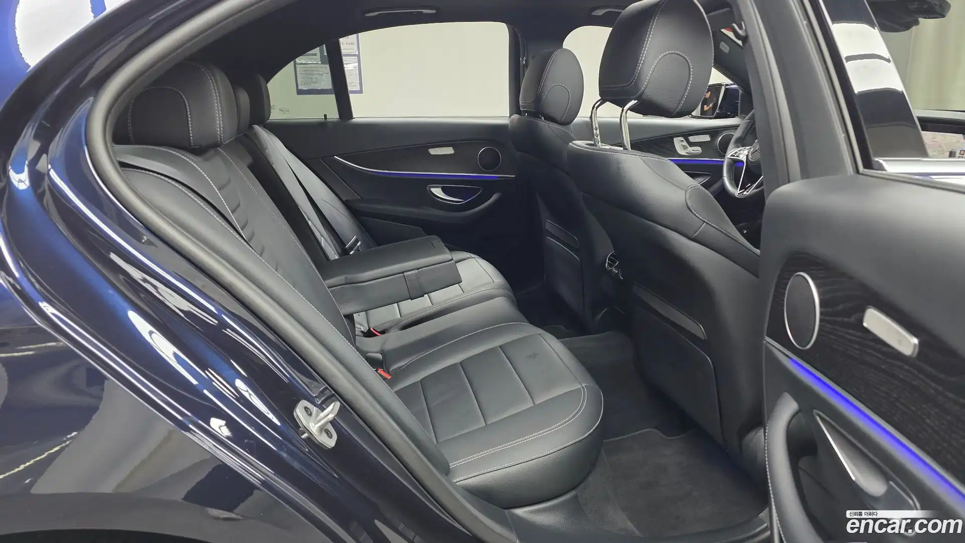 E-Class Mercedes-Benz 2022.2-INNER-036