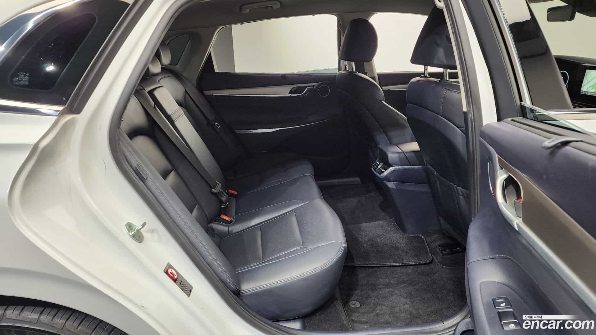 Grandeur Hyundai 2020.6-OPTION-015