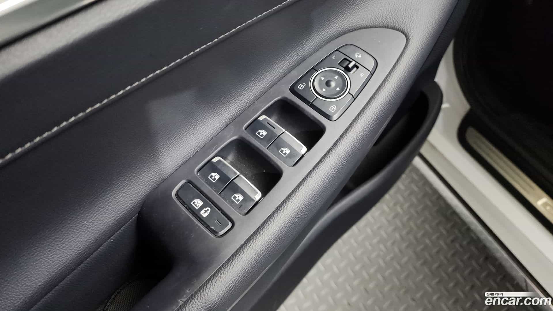 Grandeur Hyundai 2020.6-OPTION-042