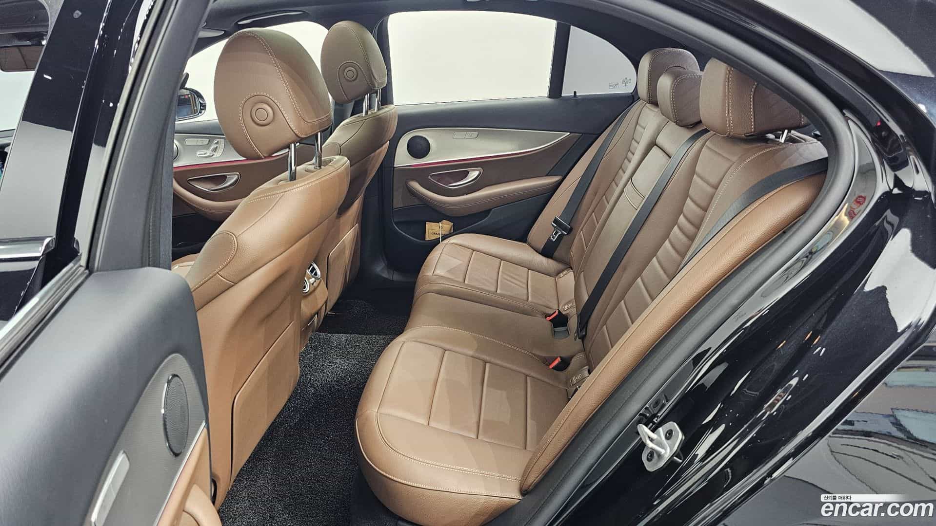 E-Class Mercedes-Benz 2019.7-OPTION-016