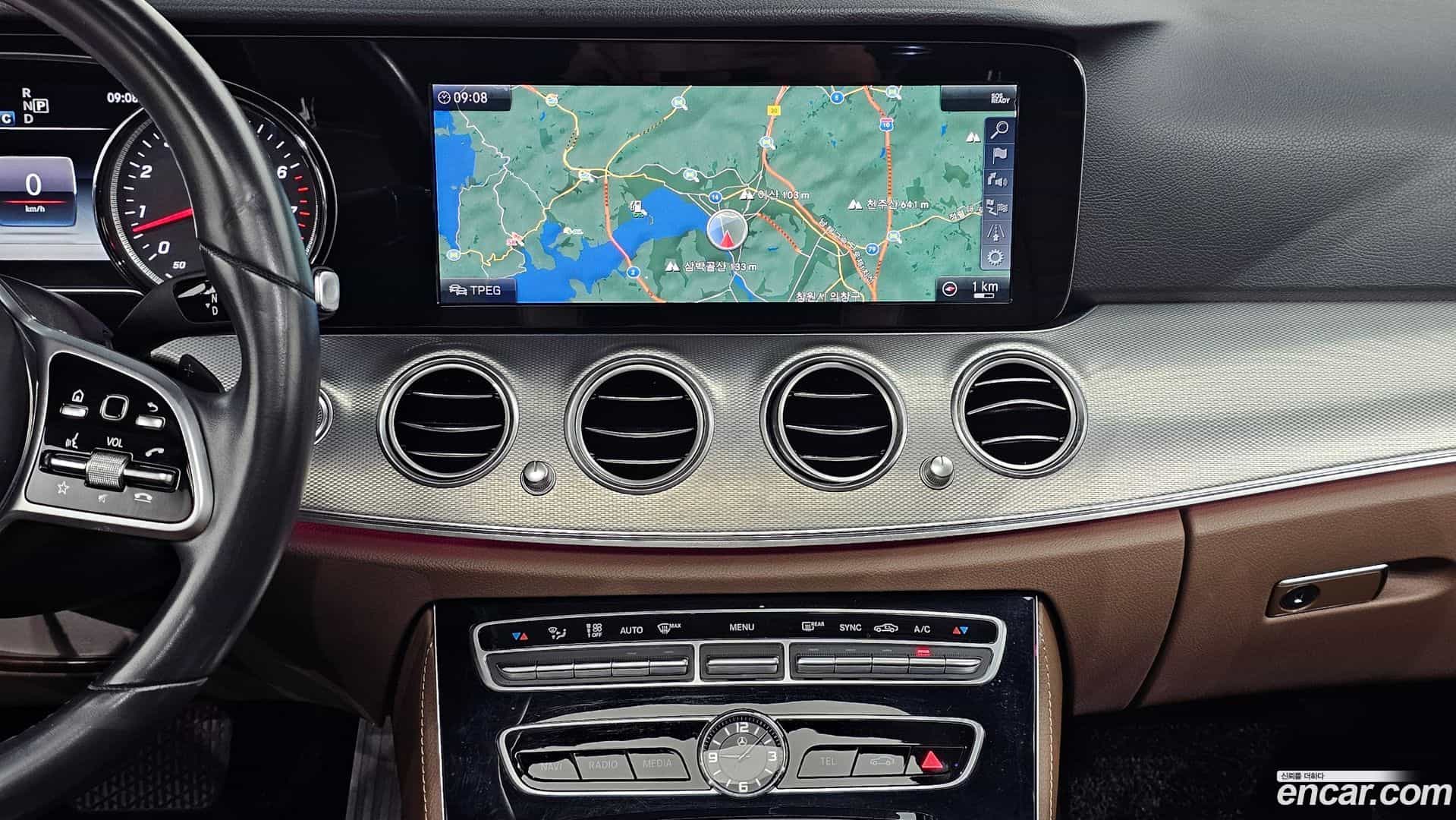 E-Class Mercedes-Benz 2019.7-OPTION-018