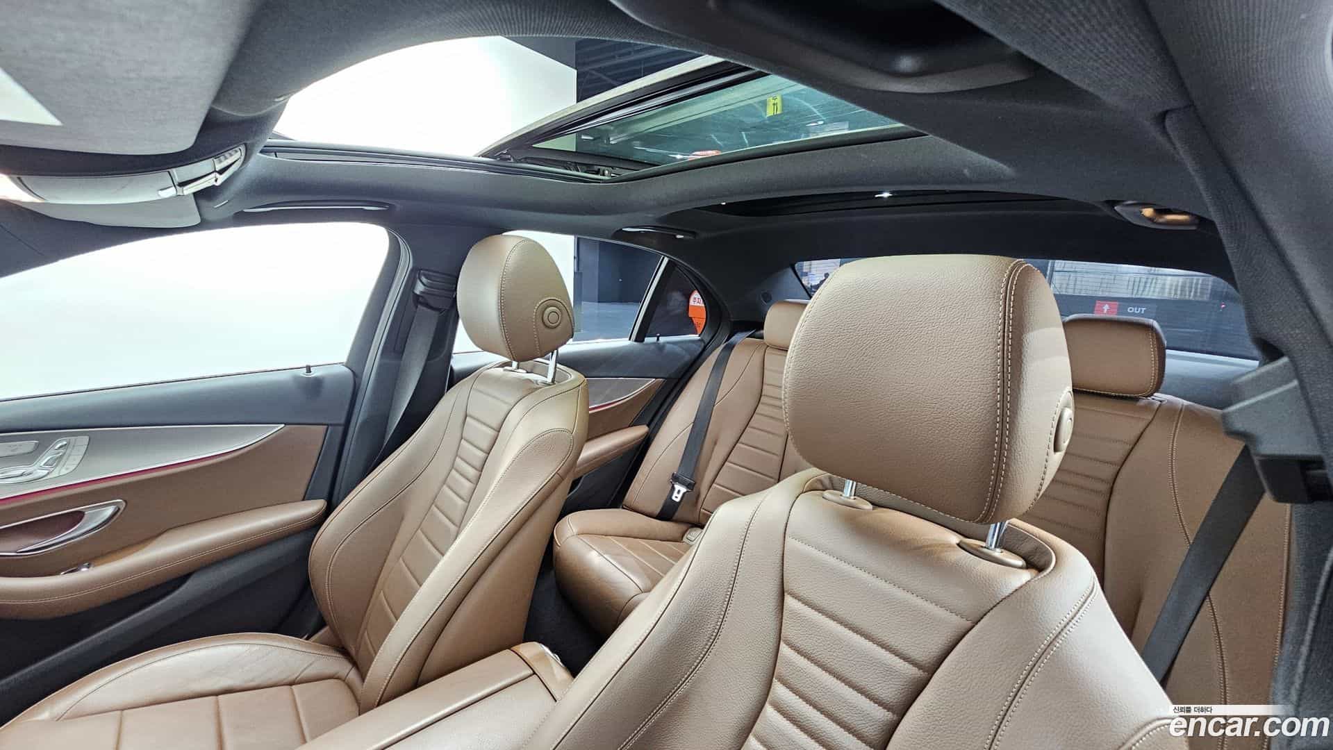 E-Class Mercedes-Benz 2019.7-OPTION-023
