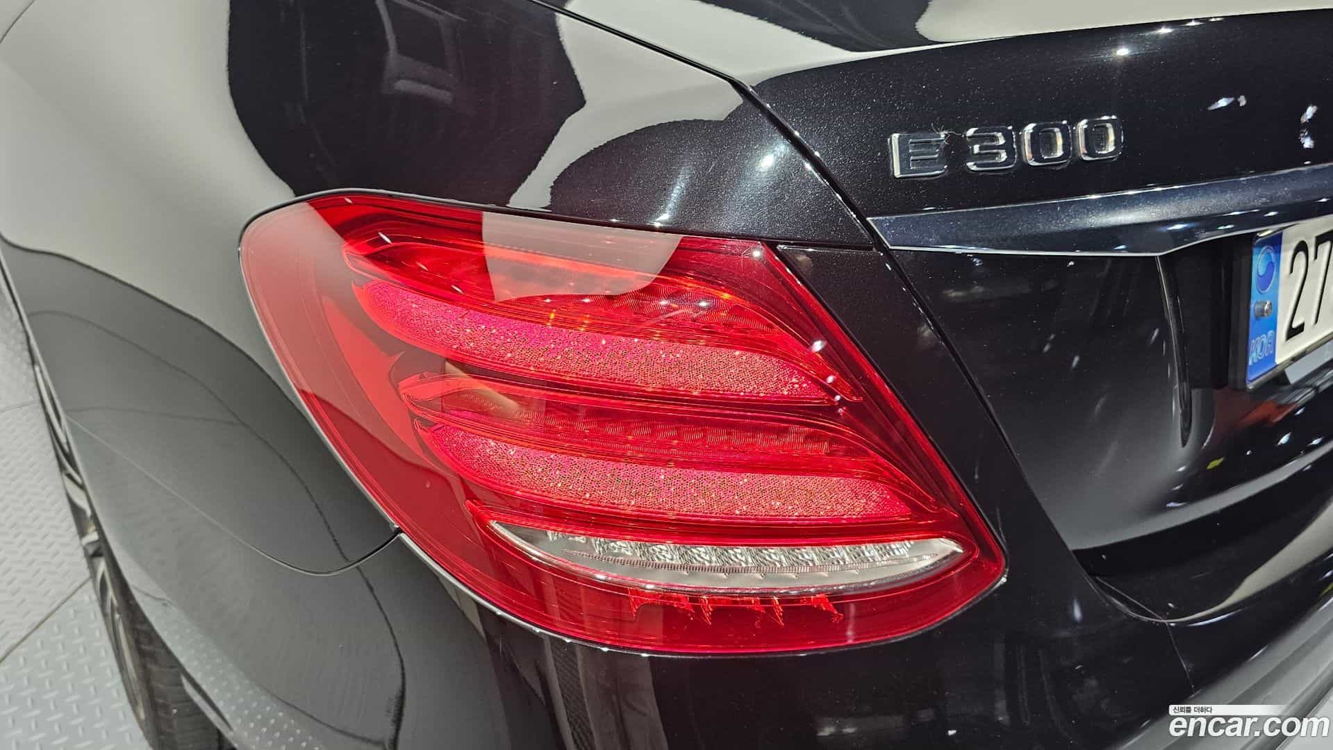E-Class Mercedes-Benz 2019.7-OUTER-033