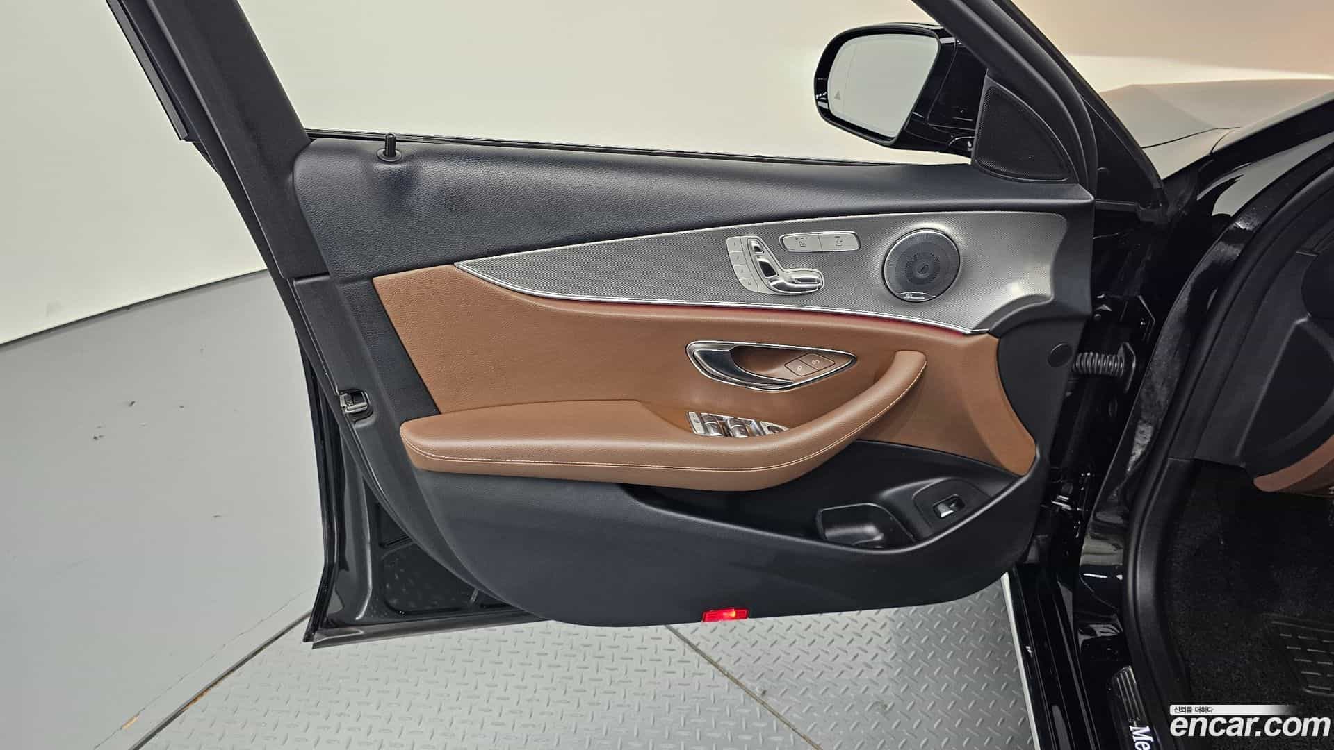 E-Class Mercedes-Benz 2019.7-INNER-034