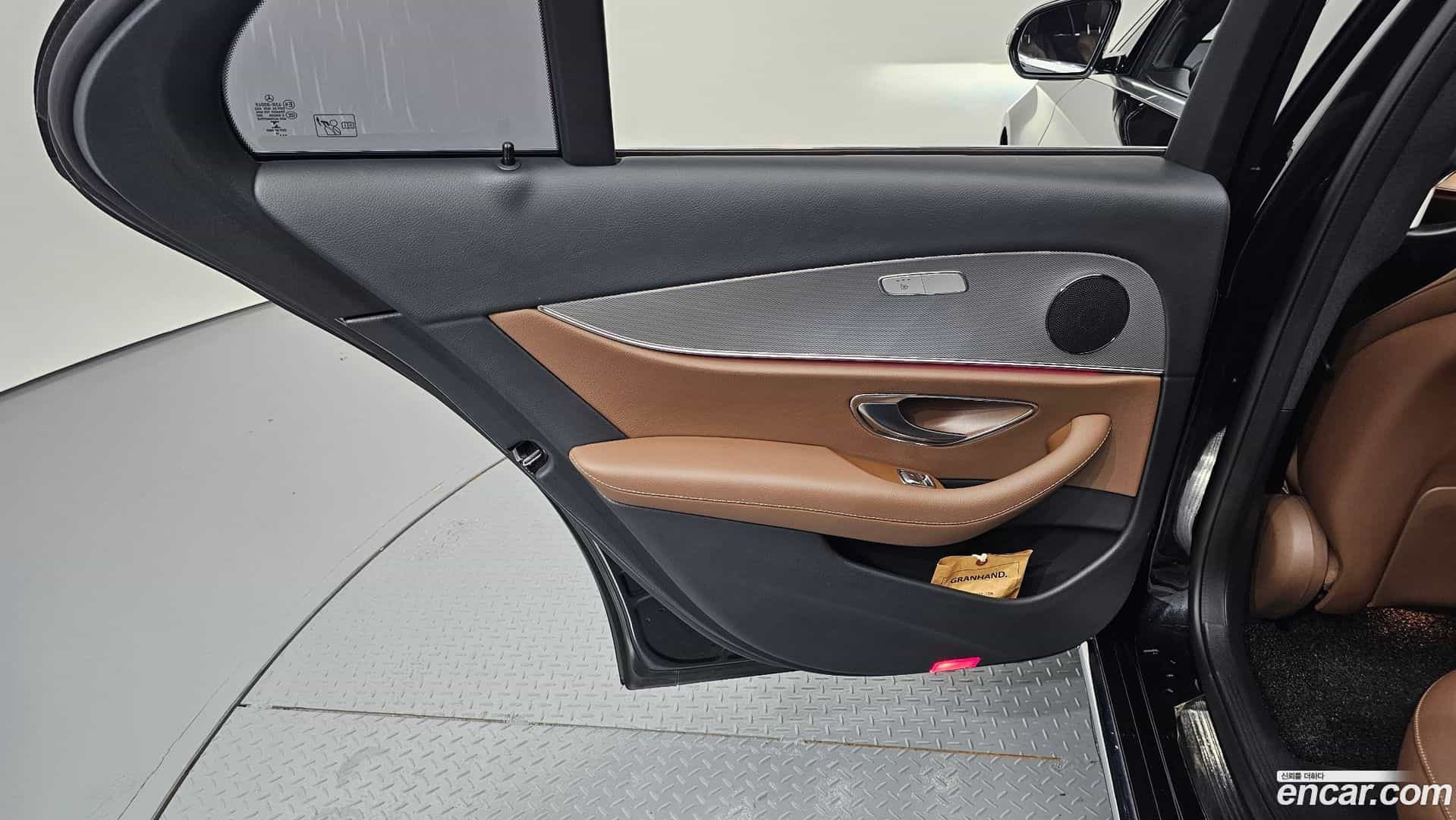 E-Class Mercedes-Benz 2019.7-INNER-035