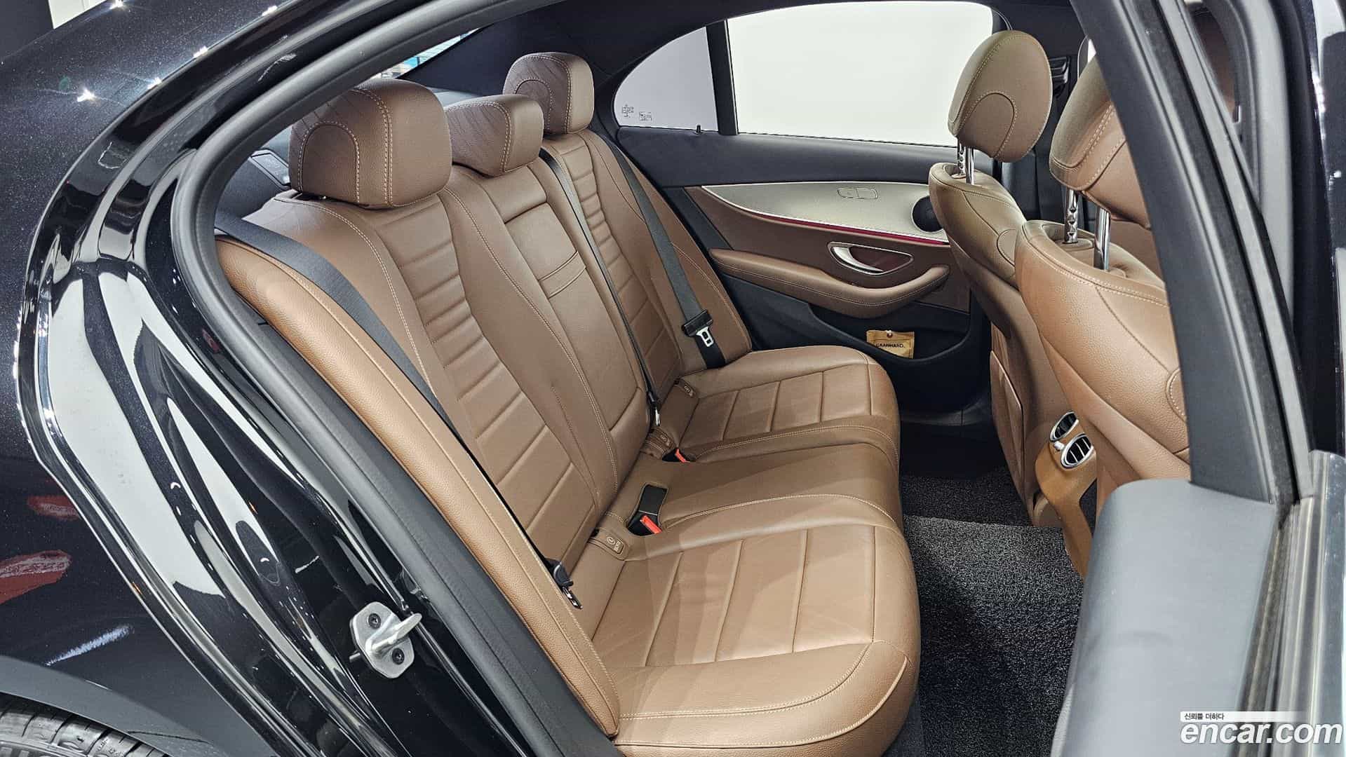 E-Class Mercedes-Benz 2019.7-INNER-036
