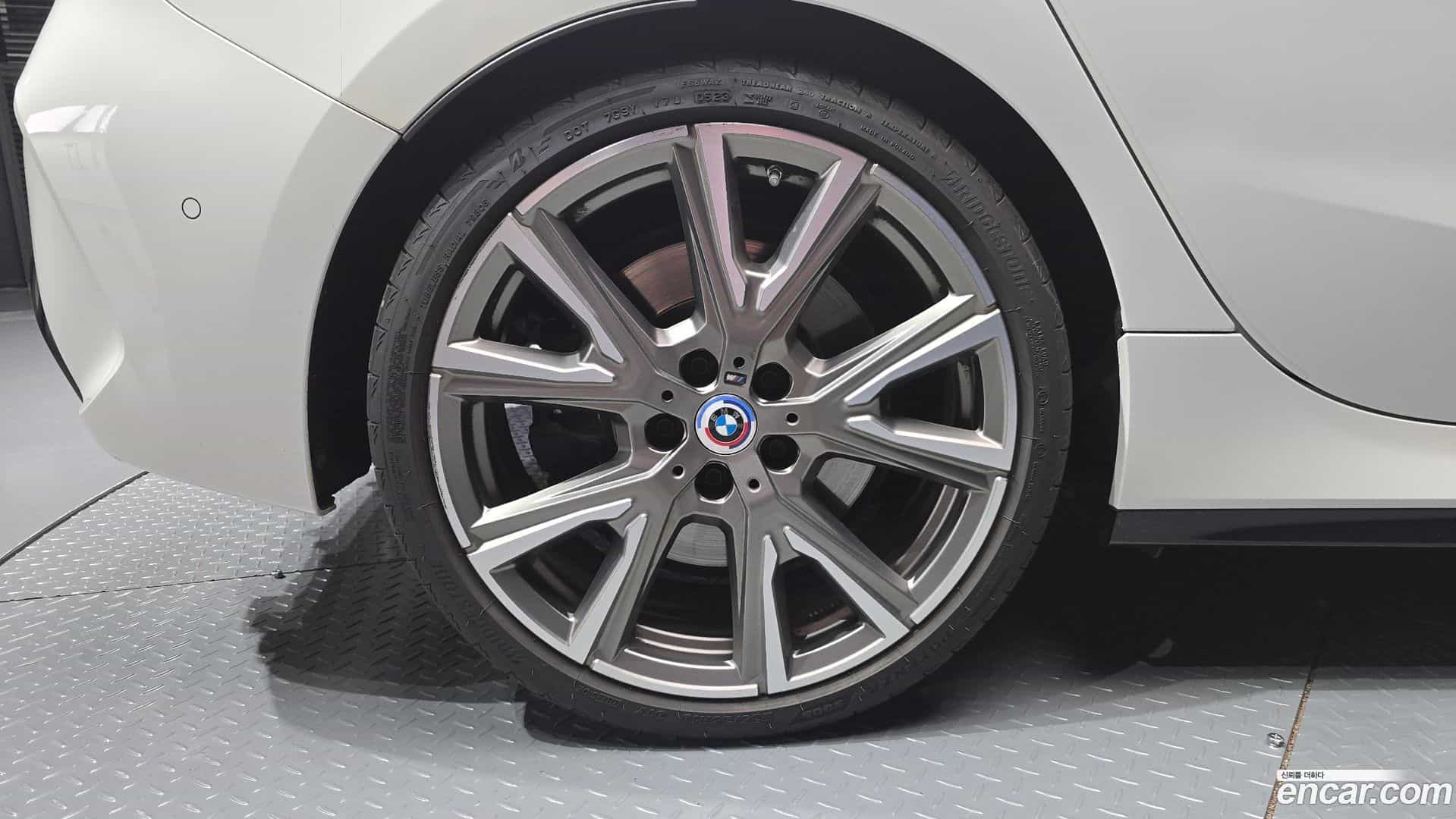 1-Series BMW 2023.6-OUTER-005