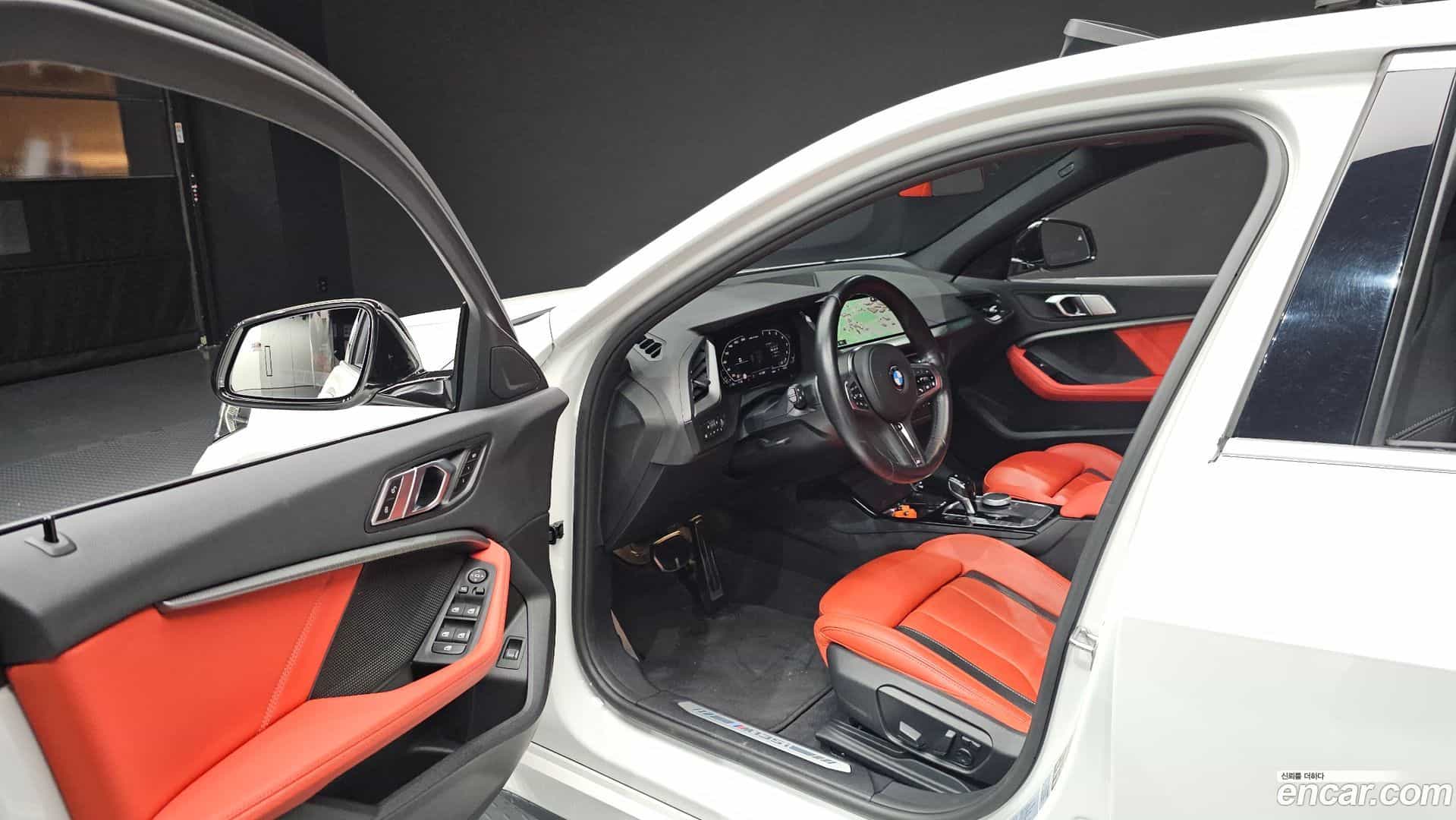 1-Series BMW 2023.6-INNER-010