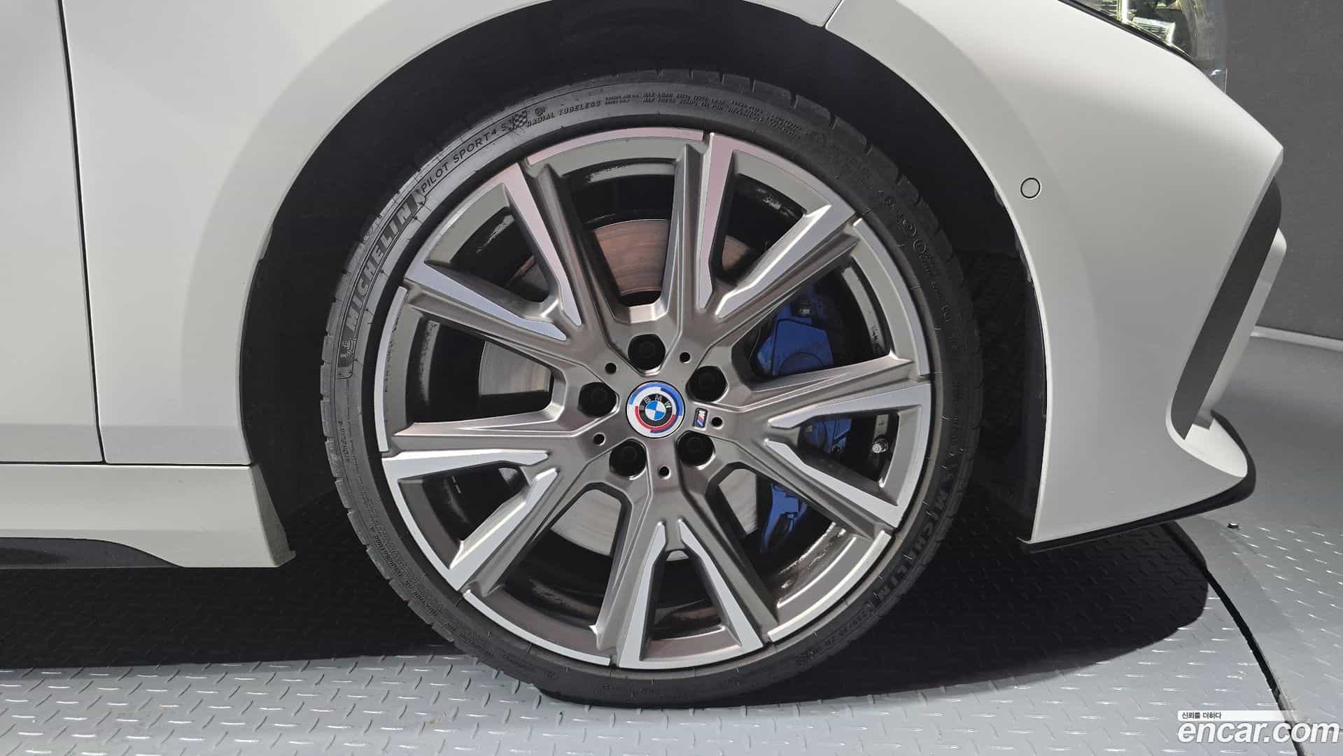 1-Series BMW 2023.6-OUTER-031