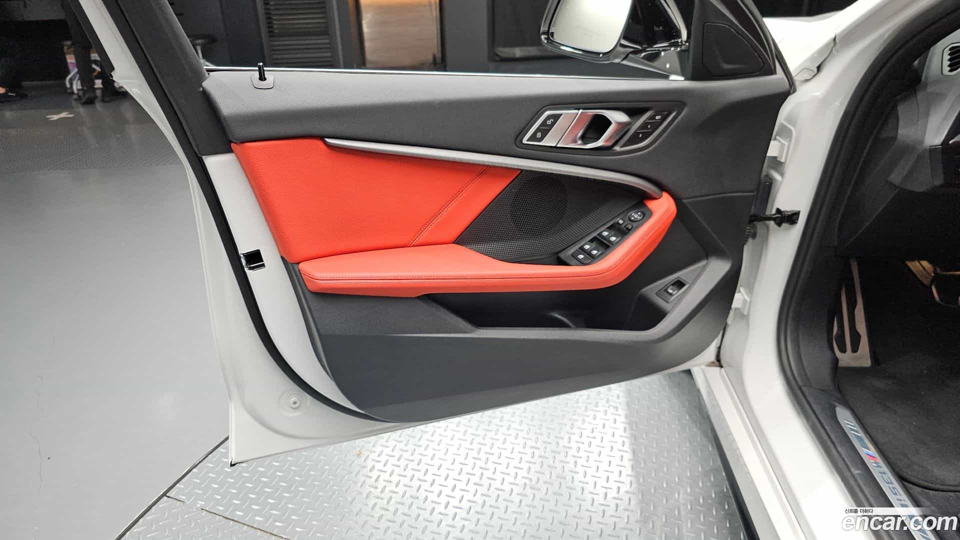 1-Series BMW 2023.6-INNER-034