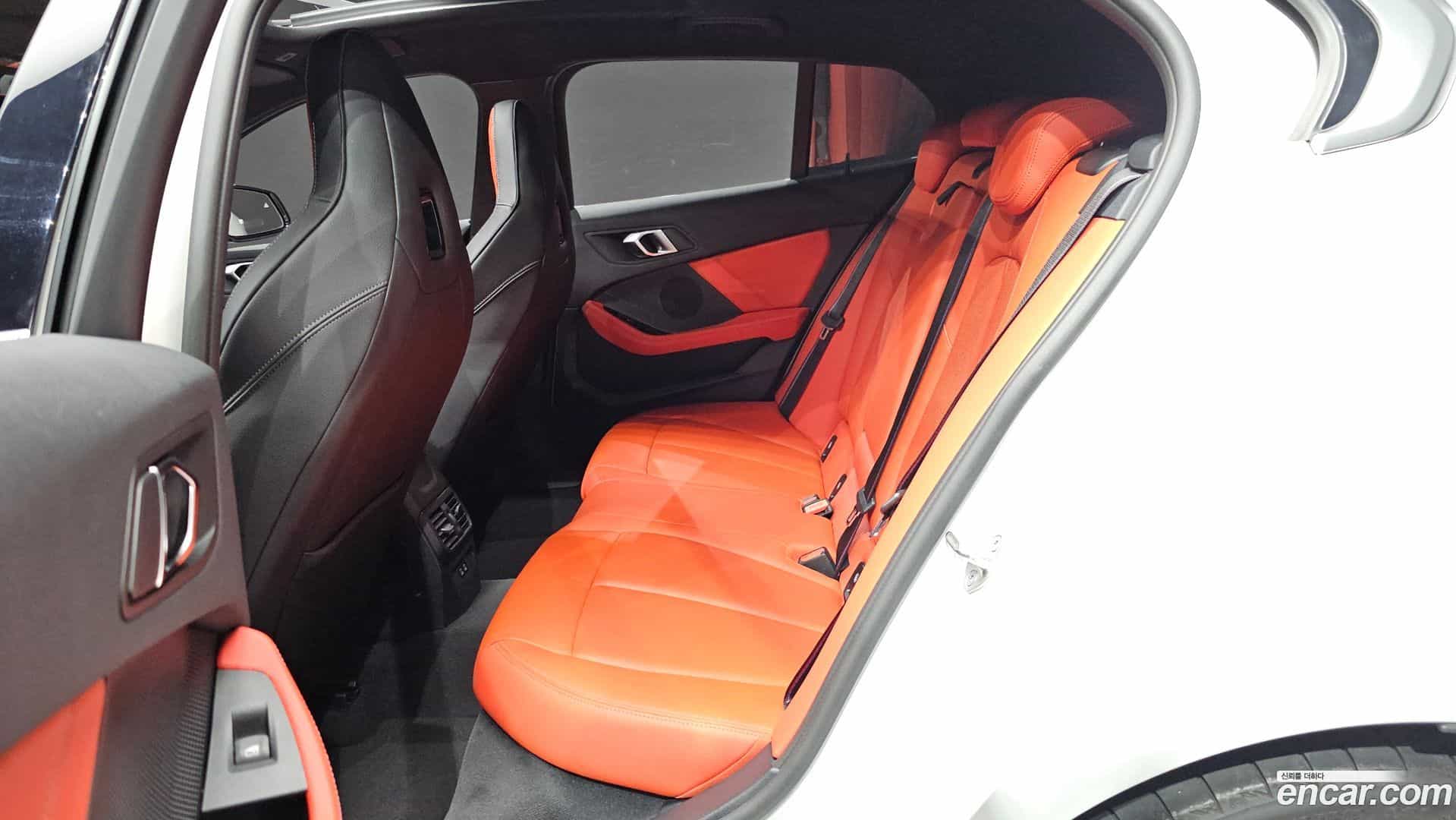 1-Series BMW 2023.6-INNER-036
