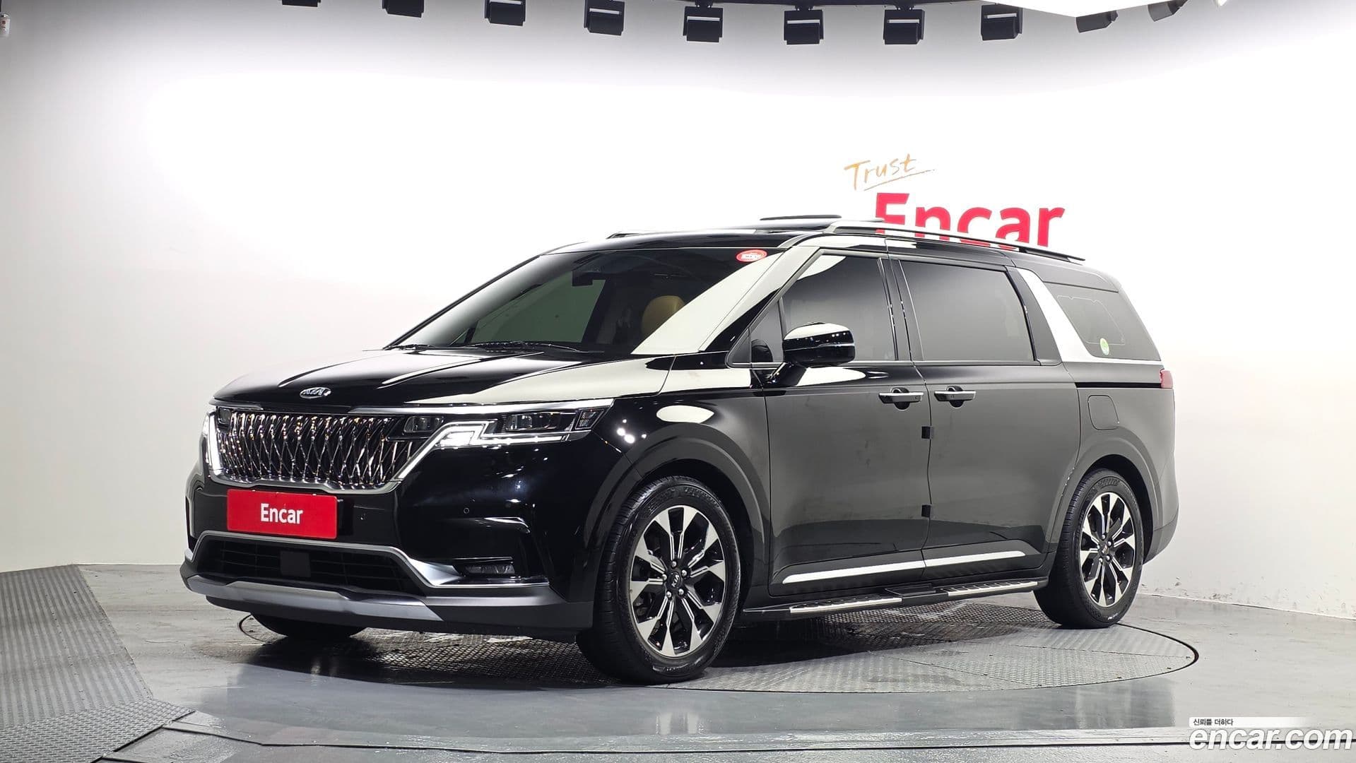 Main__Slider__Photo:Canival Kia 2021.4-0