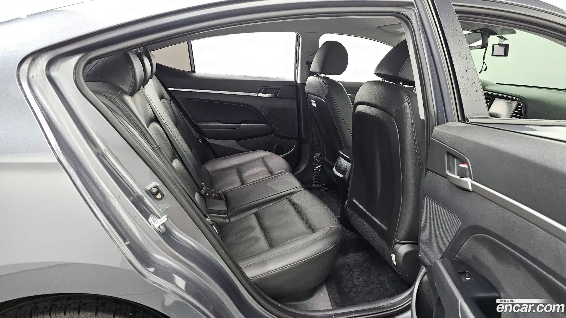AVANTE Hyundai 2019.7-OPTION-016