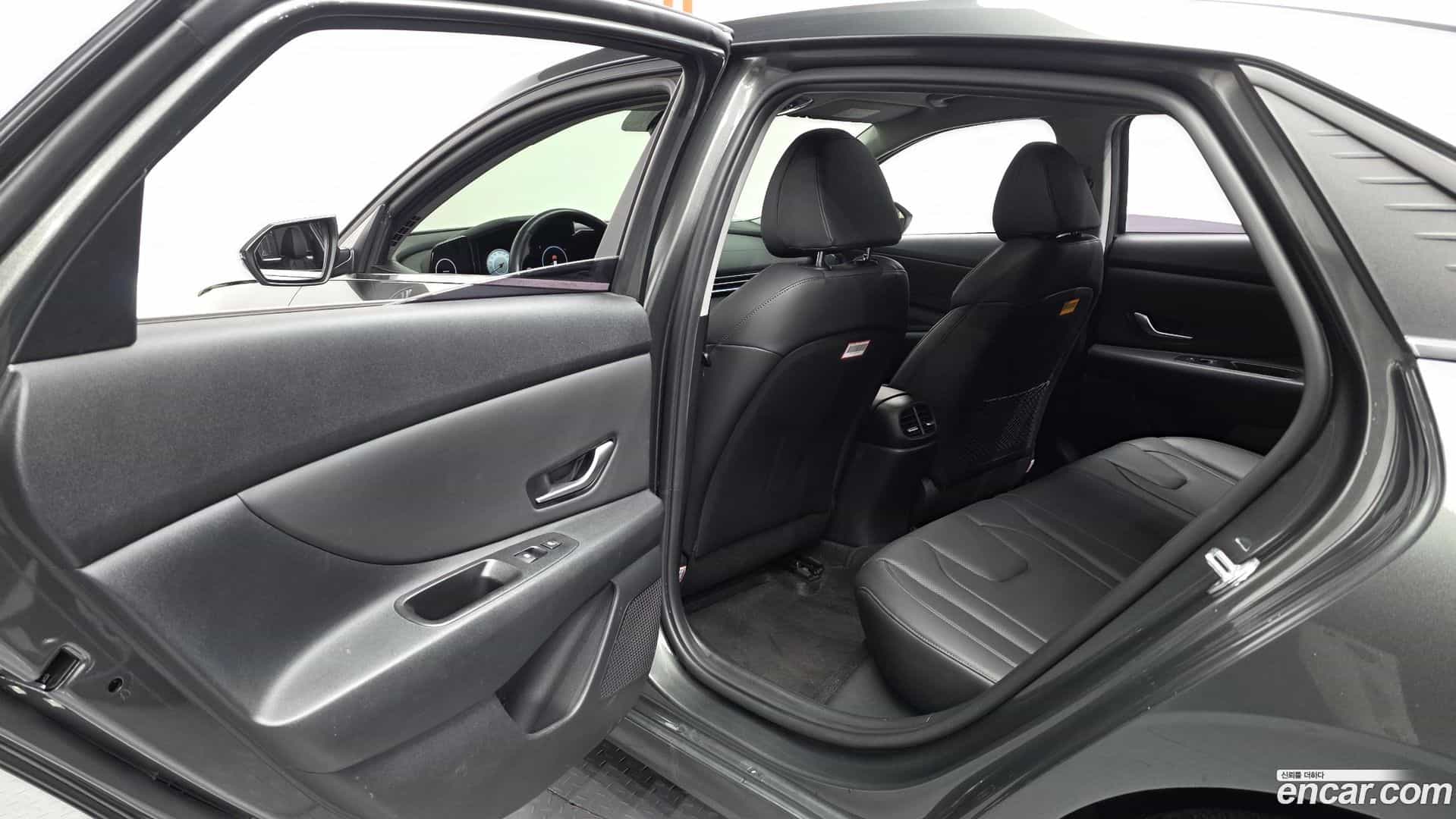 AVANTE Hyundai 2022.3-INNER-036