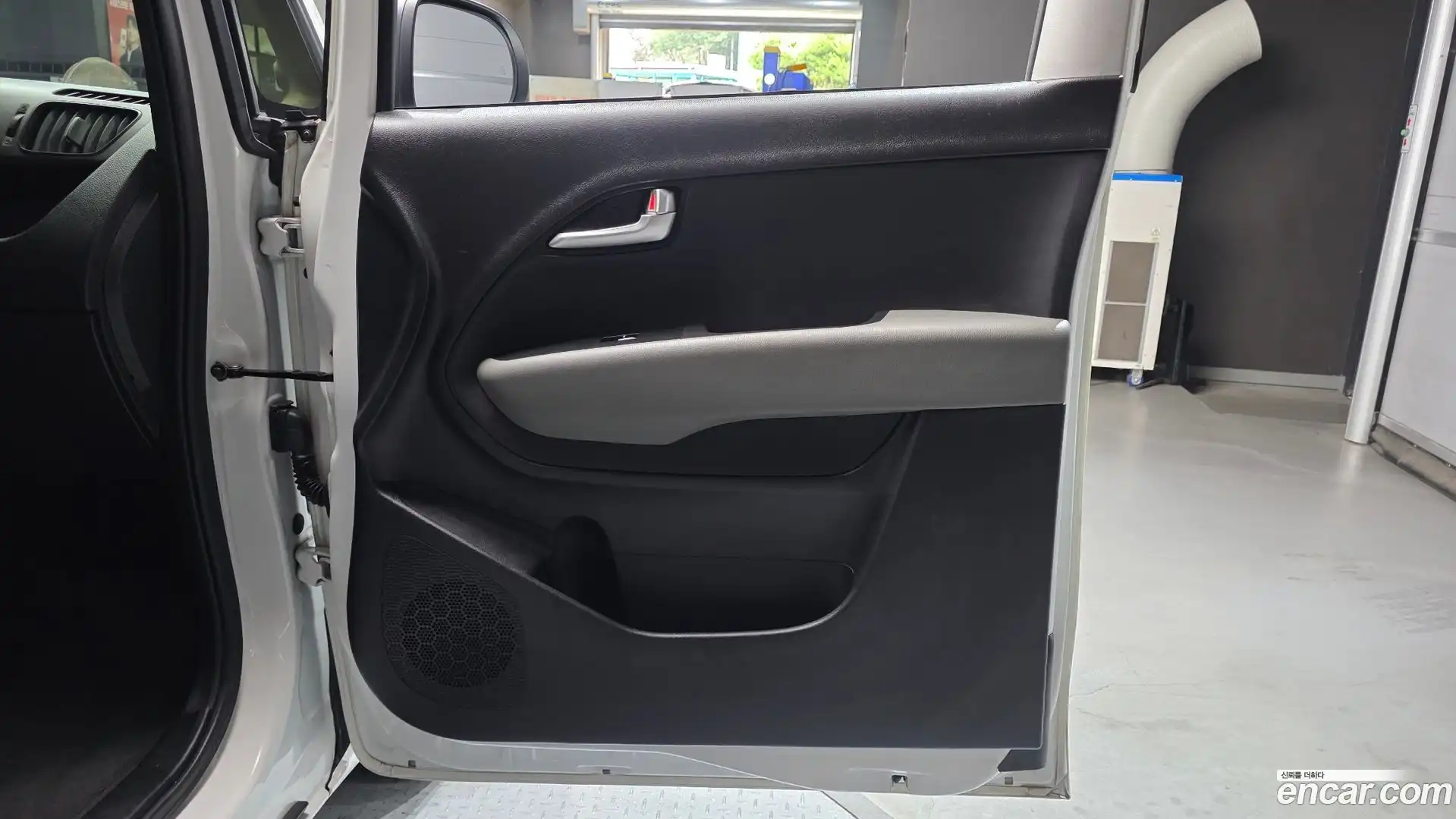 RAY Kia 2023.7-INNER-035