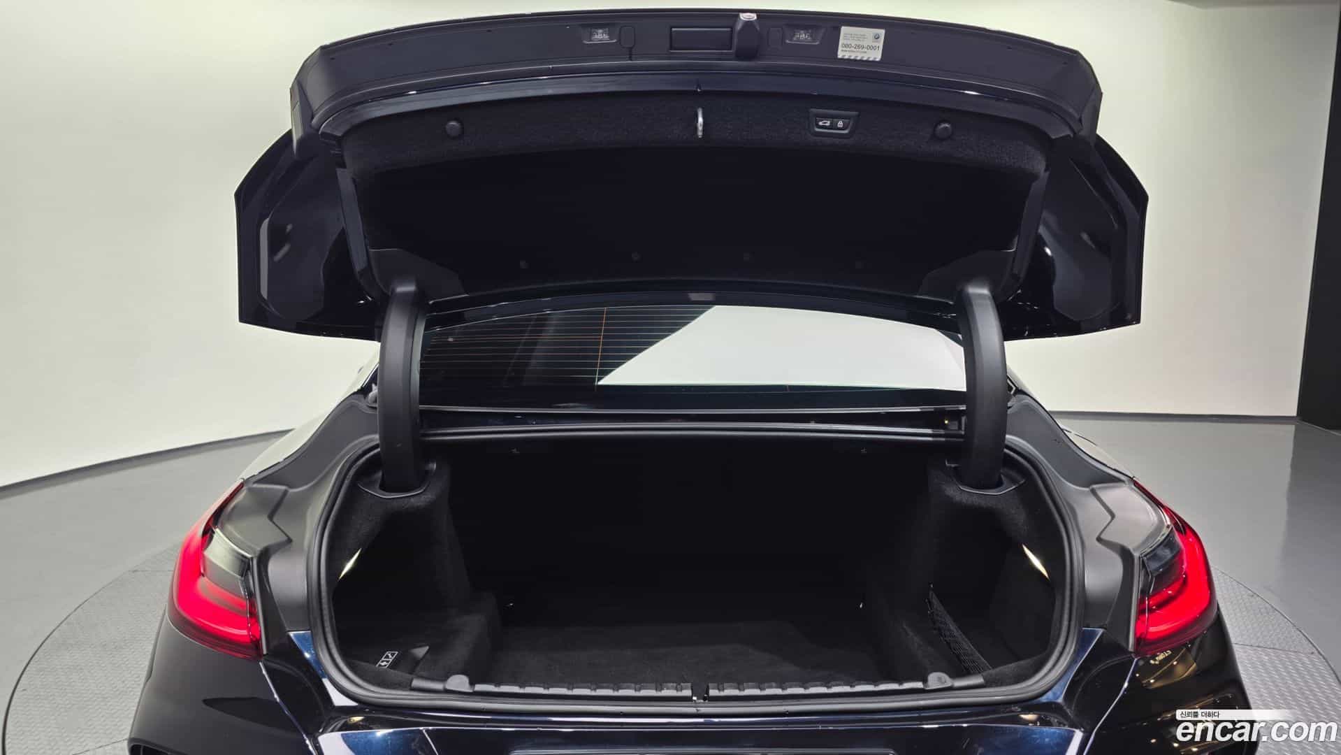 8-Series BMW 2021.6-OPTION-024