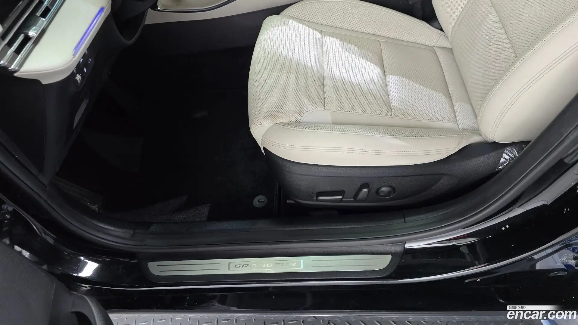 Grandeur Hyundai 2022.3-OPTION-041
