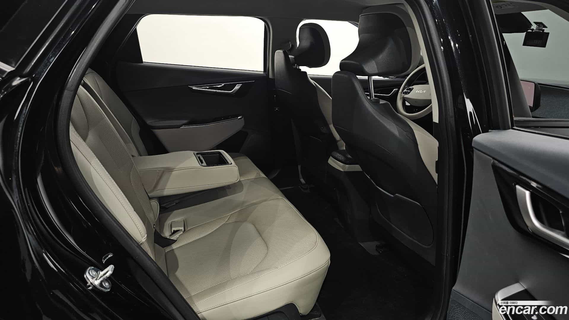 EV6 Kia 2023.2-INNER-036