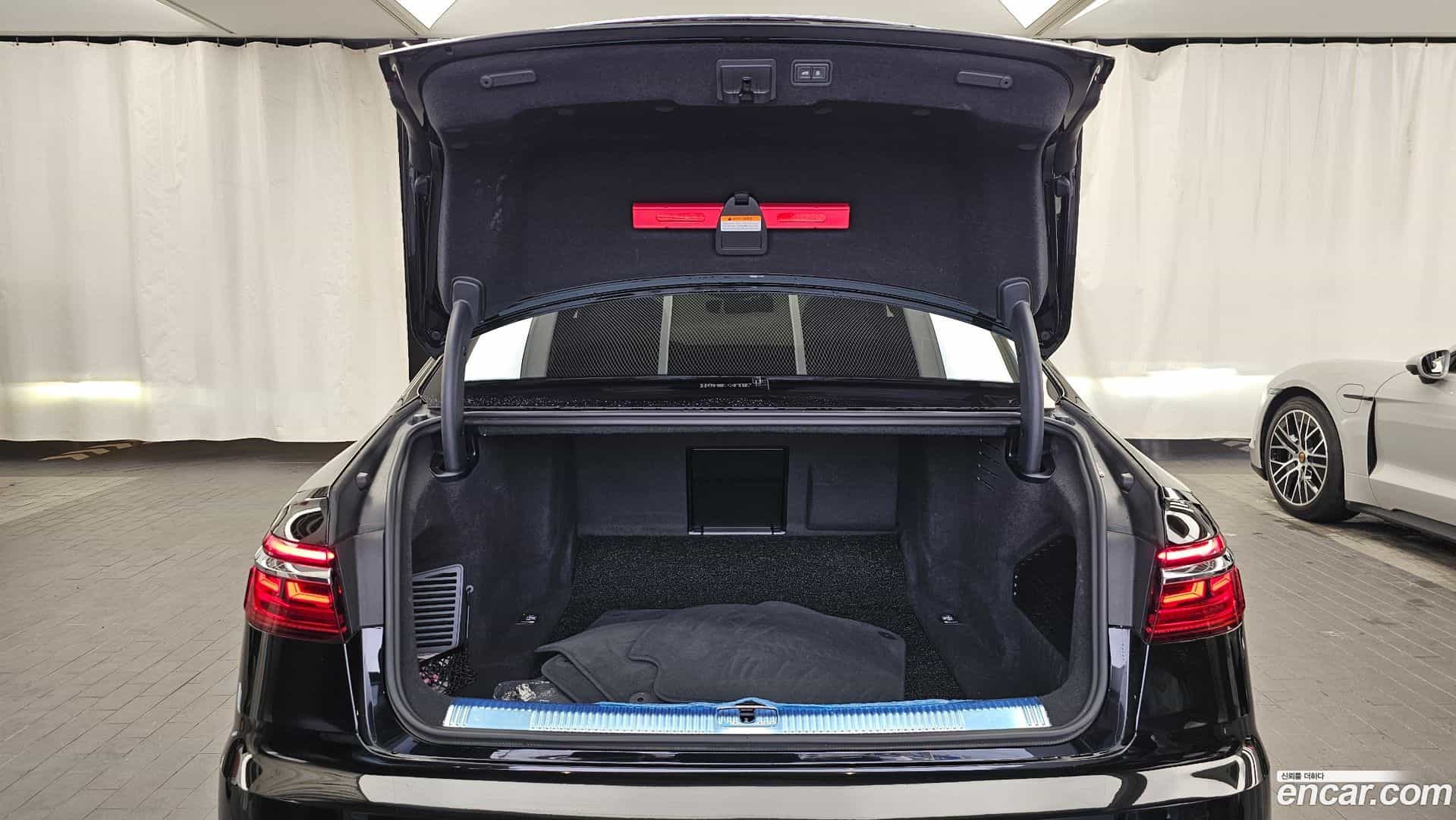 A8 Audi 2021.11-OPTION-024
