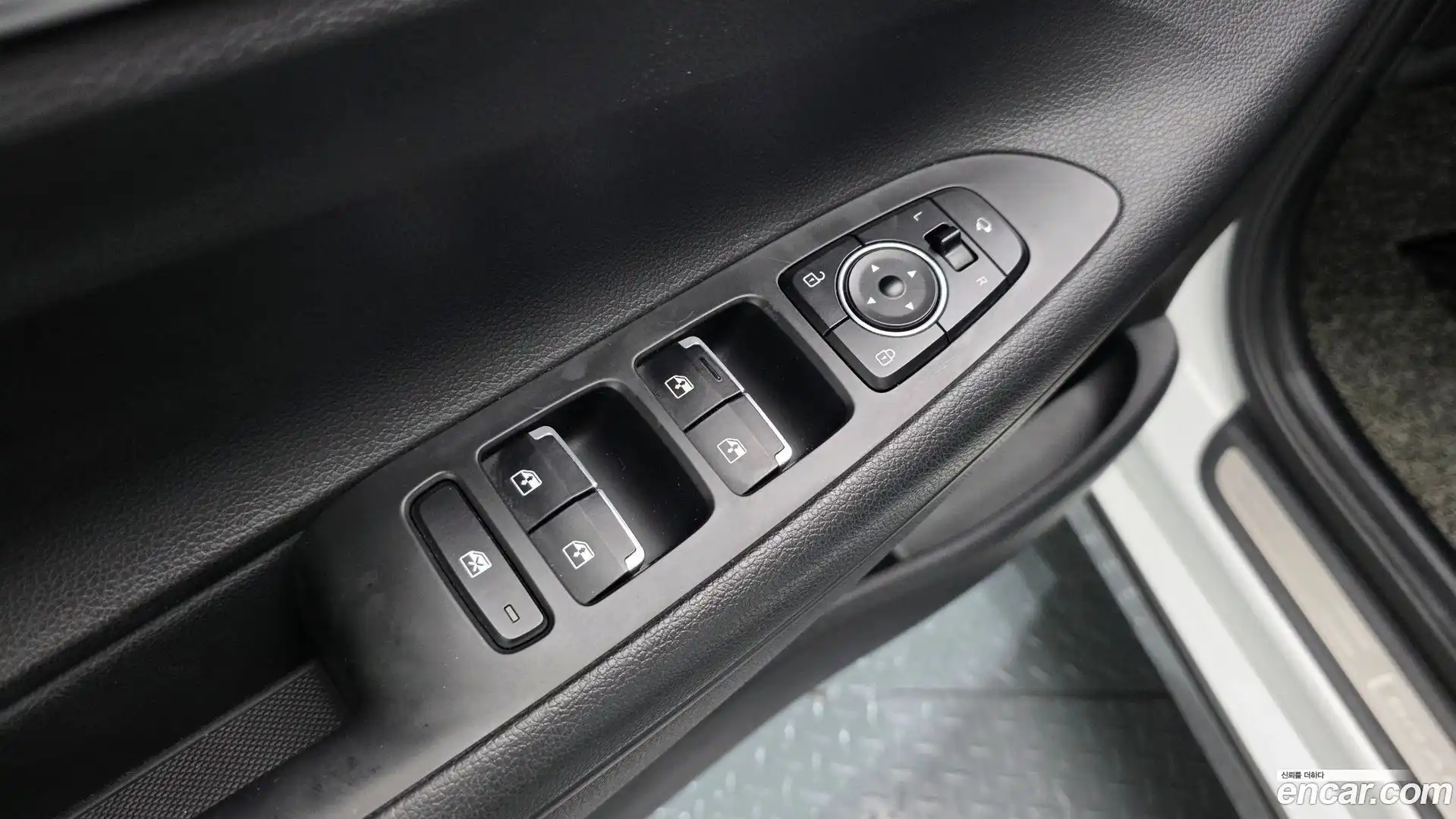 Grandeur Hyundai 2022.4-OPTION-042