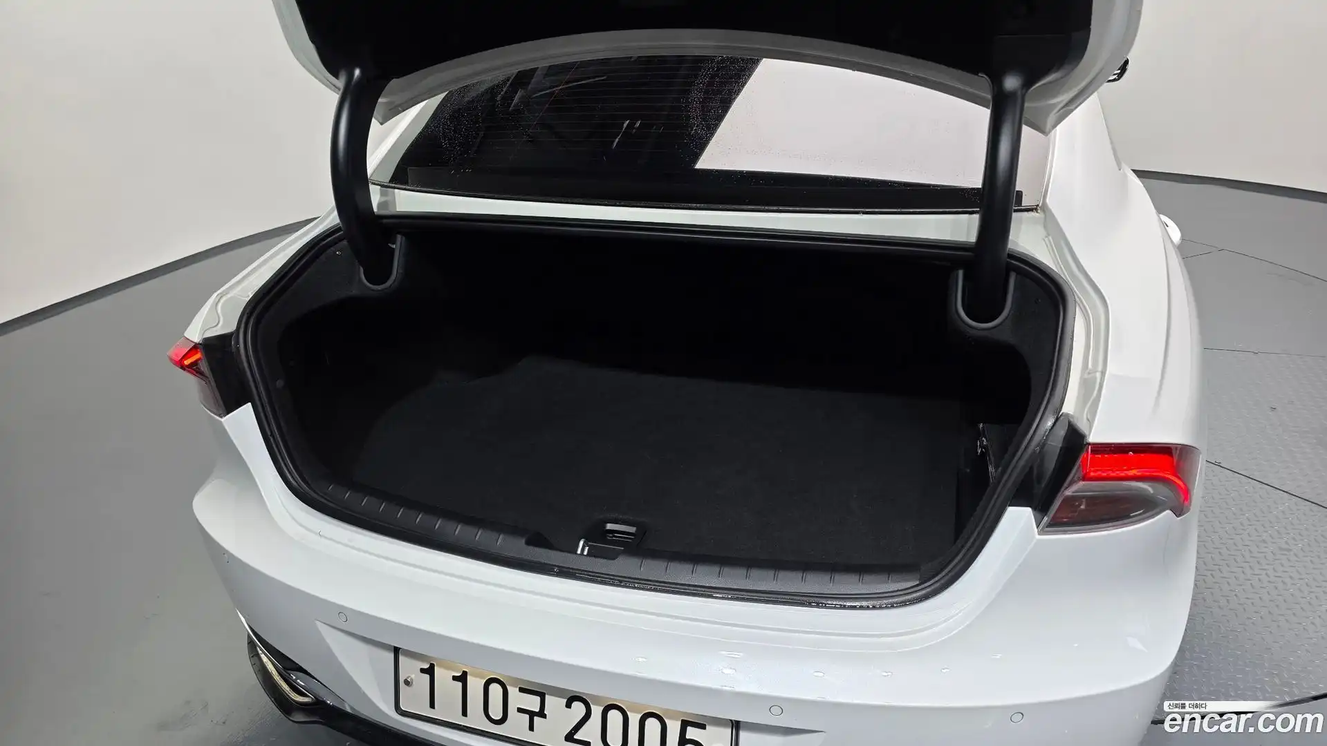 Grandeur Hyundai 2022.4-OPTION-045