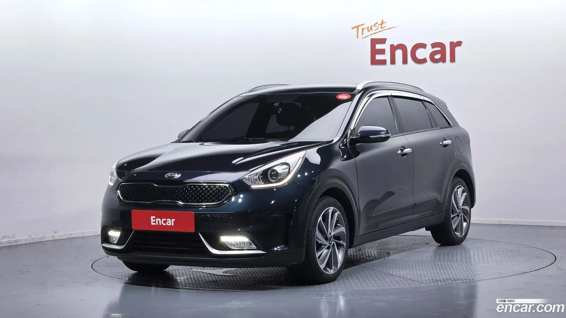 Main__Slider__Photo:Niro Kia 2018.3-0