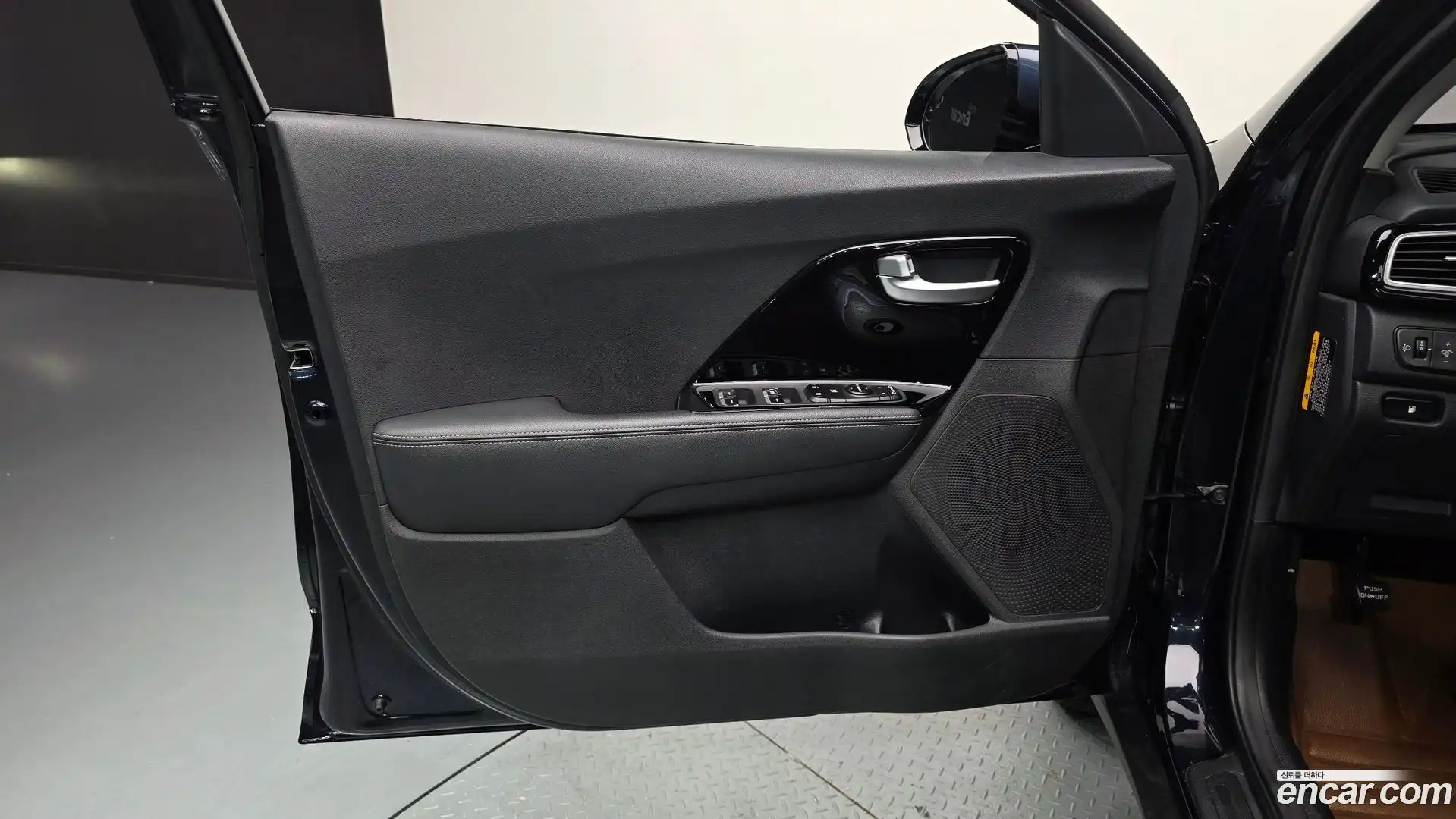 Niro Kia 2018.3-INNER-034