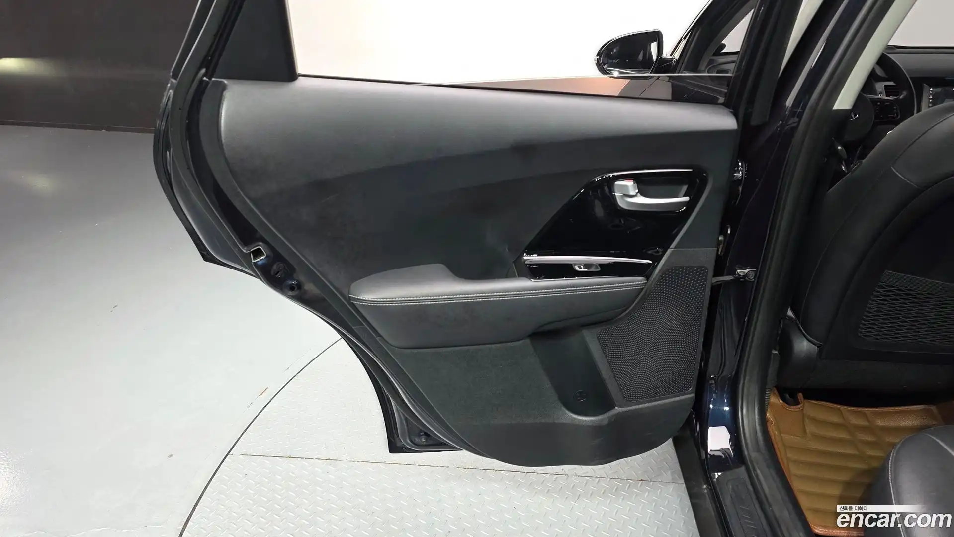 Niro Kia 2018.3-INNER-035
