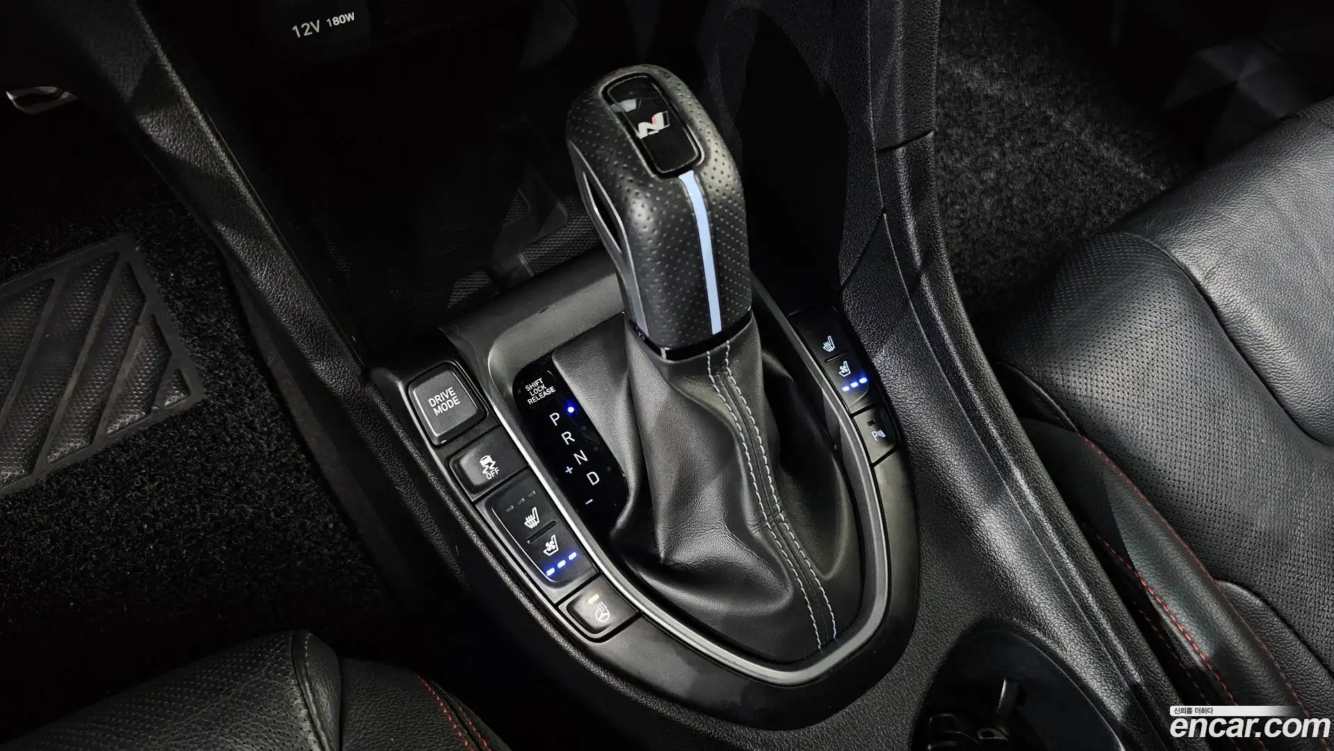 Veloster Hyundai 2018.5-INNER-009