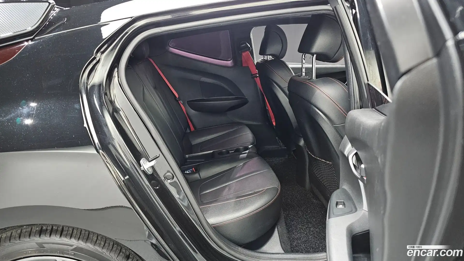 Veloster Hyundai 2018.5-OPTION-015