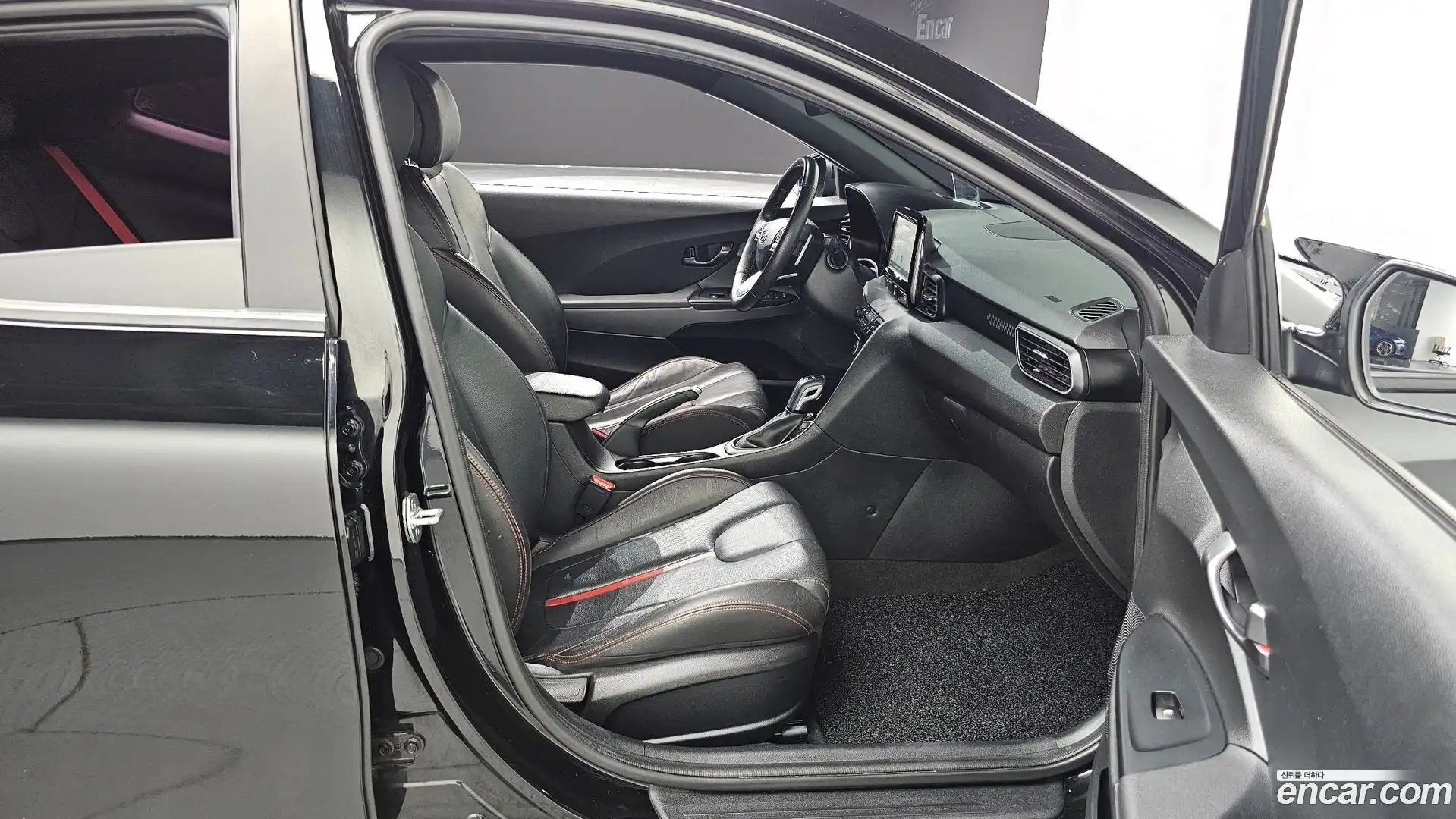 Veloster Hyundai 2018.5-INNER-036