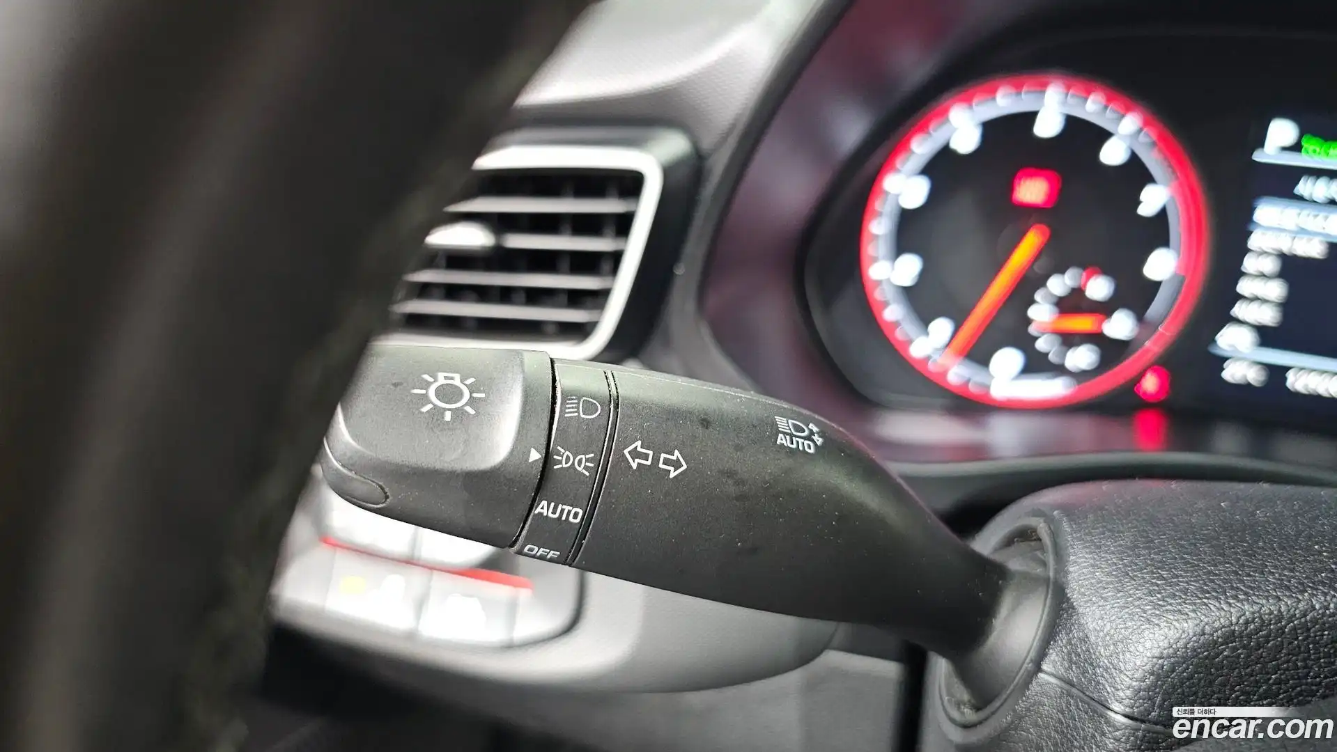 Veloster Hyundai 2018.5-OPTION-042