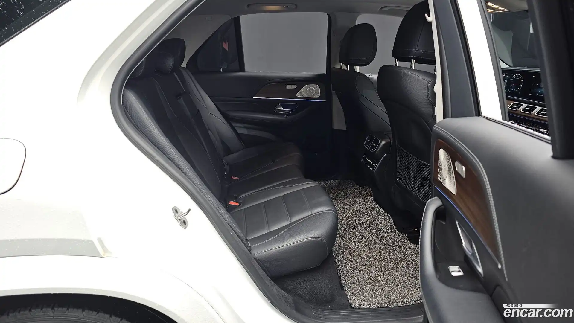 GLE-Class Mercedes-Benz 2021.5-OPTION-015