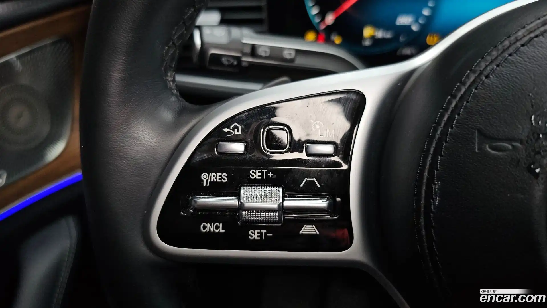 GLE-Class Mercedes-Benz 2021.5-OPTION-047